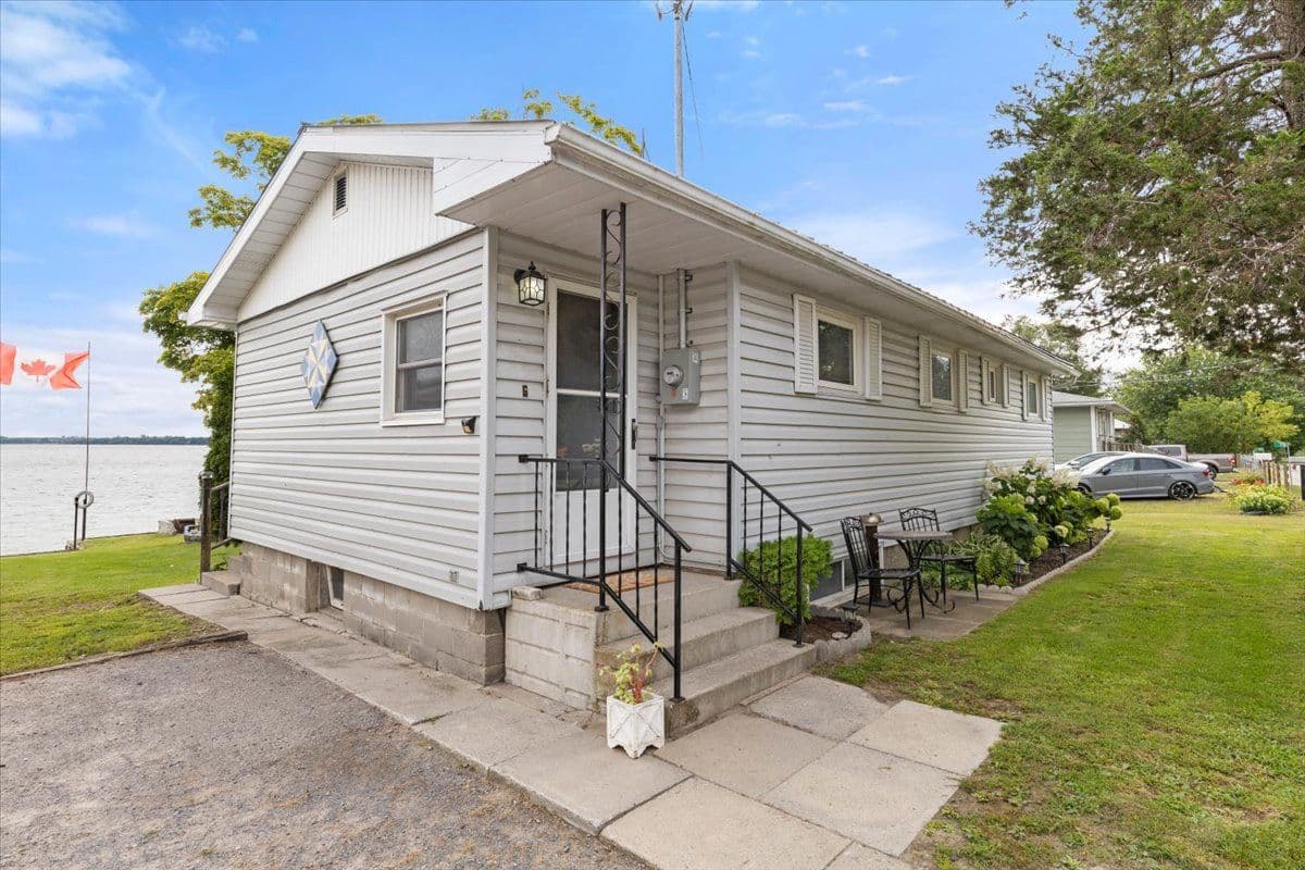 82 Outlet Road, Prince Edward County, ON K0K 1P0