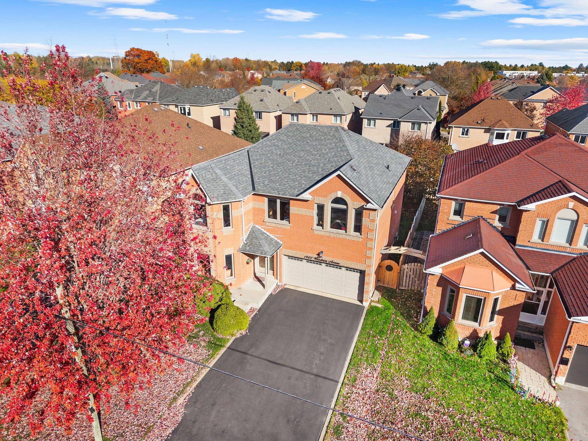 1907 Woodview Avenue, Pickering, ON L1V 1L5