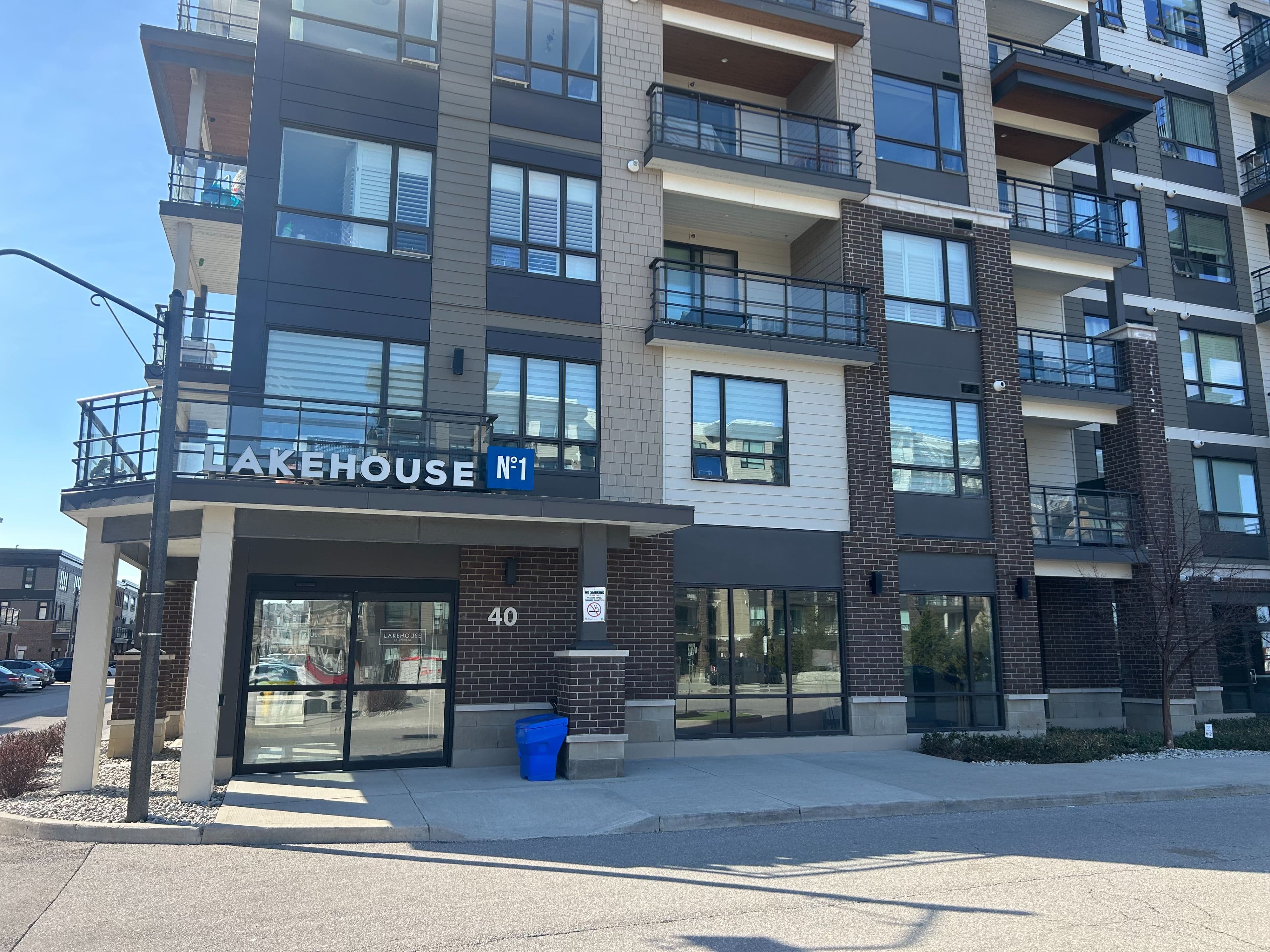 40 Esplanade Lane 409, Grimsby, ON L3M 0G9