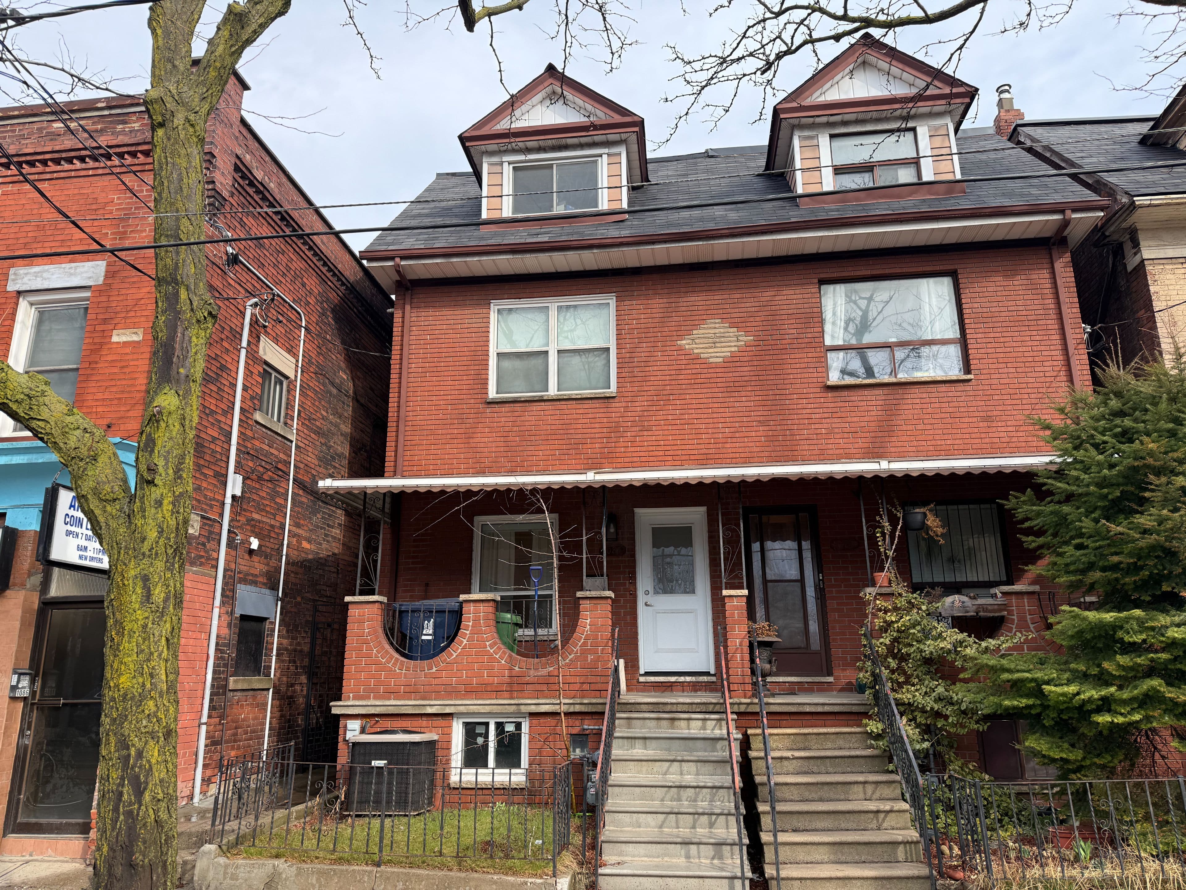 1084 College Street 1, Toronto C01, ON M6H 1B3