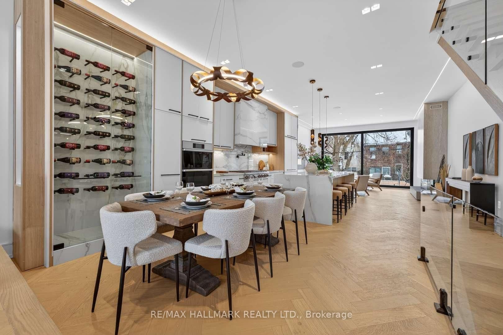 10 Wheeler Avenue, Toronto E02, ON M4L 3V2