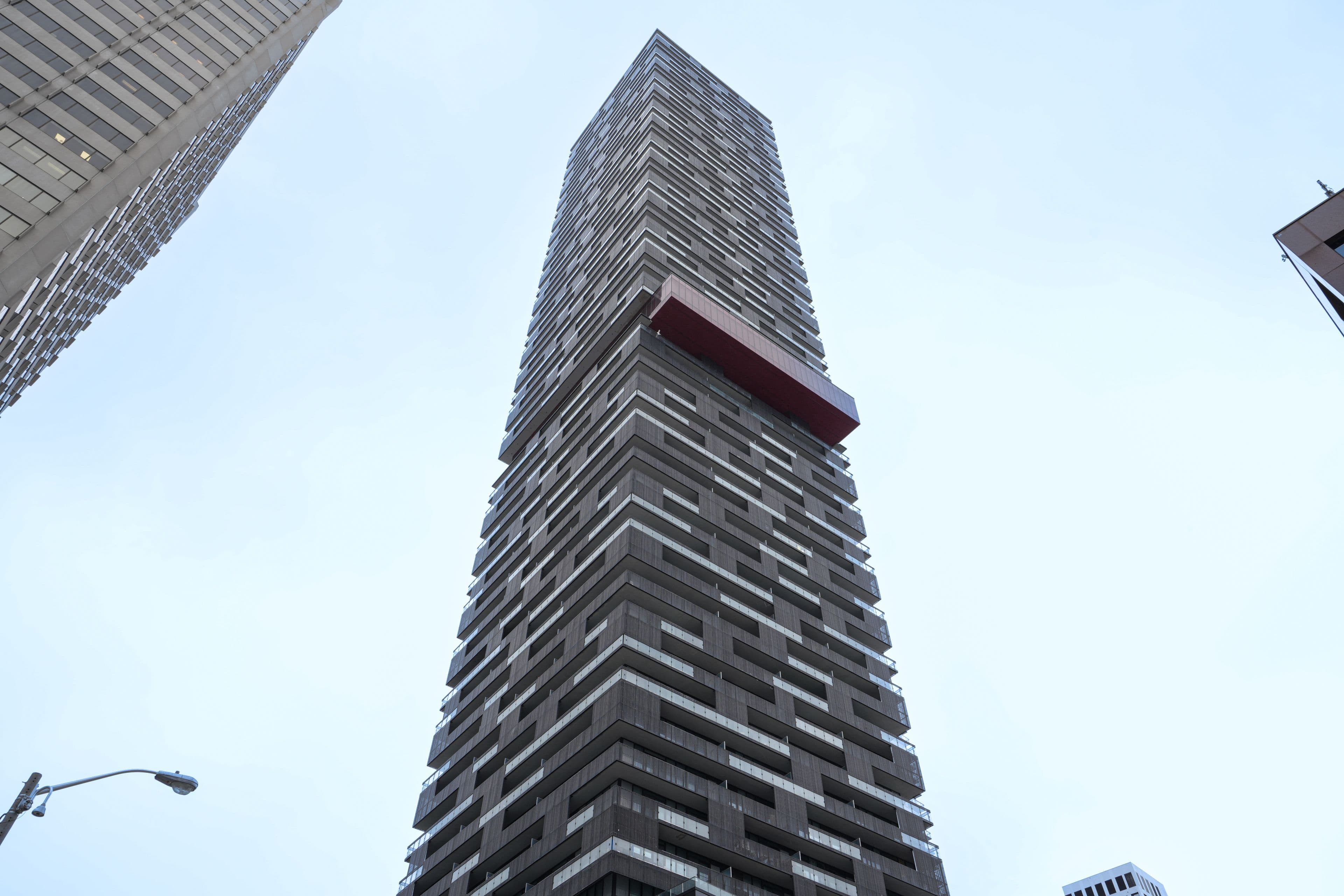 8 Eglinton Avenue E 2002, Toronto C10, ON M4P 0C1