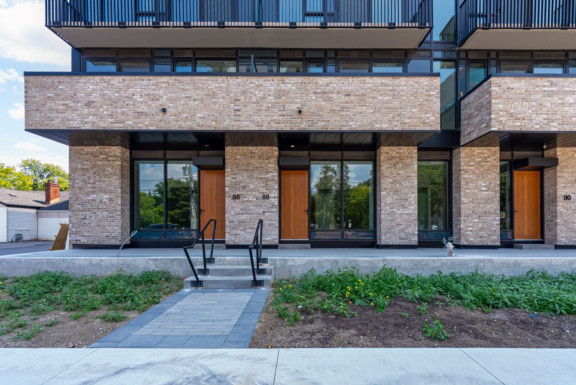 88 Agnes Street, Mississauga, ON L5B 1J7