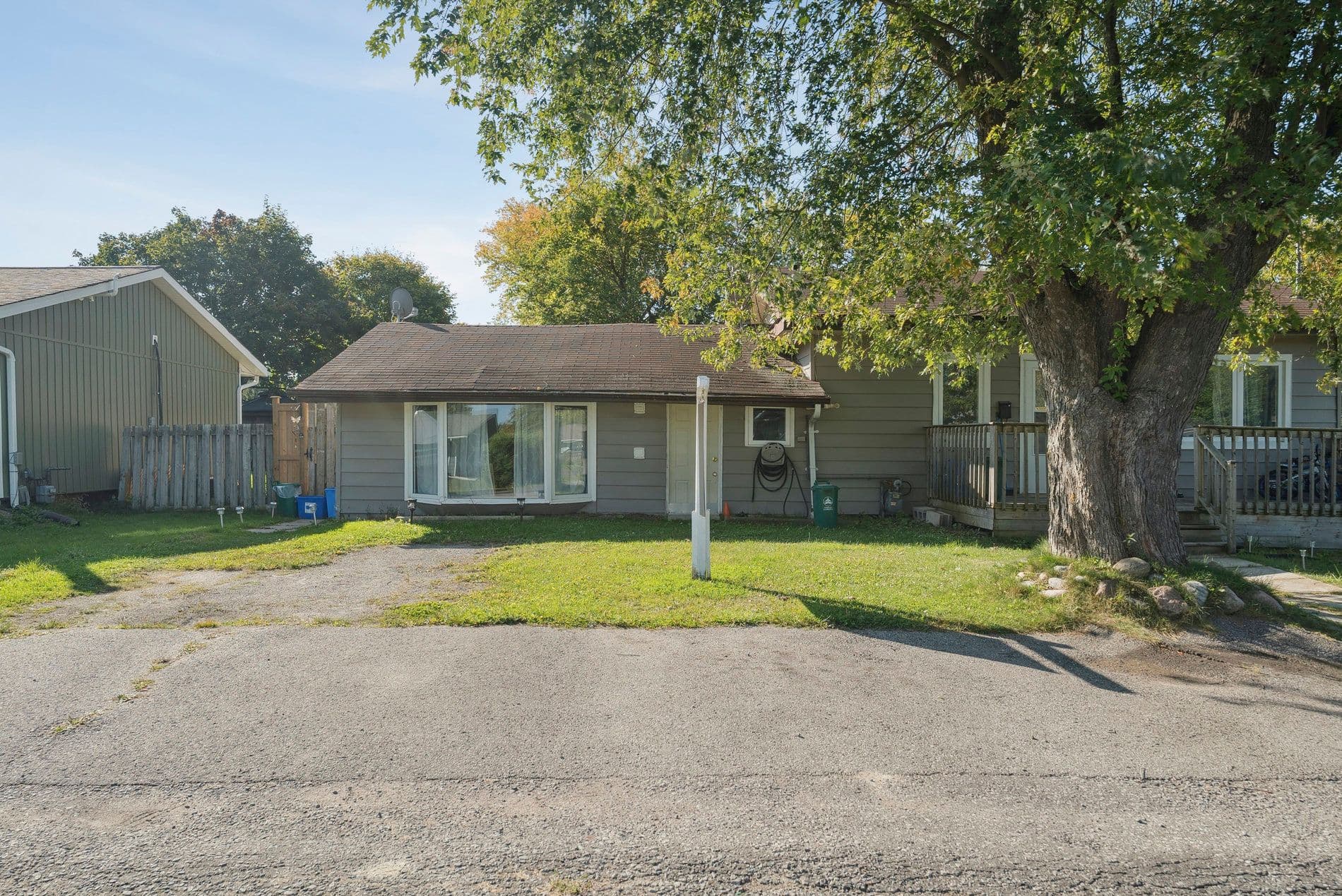 351 Winnifred Drive (East), Georgina, ON L4P 3B6