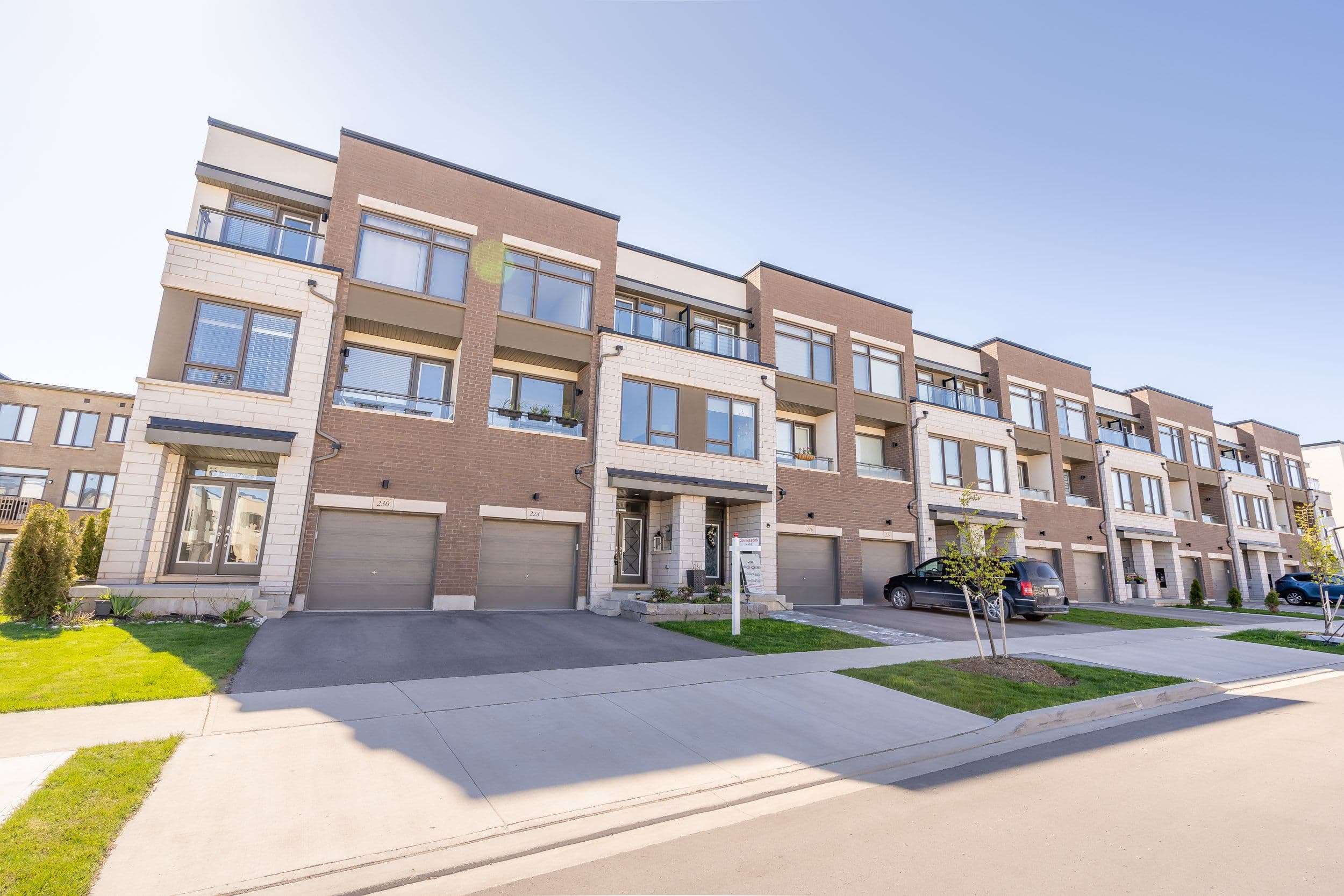 228 Wheat Boom Drive, Oakville, ON L6H 0P4