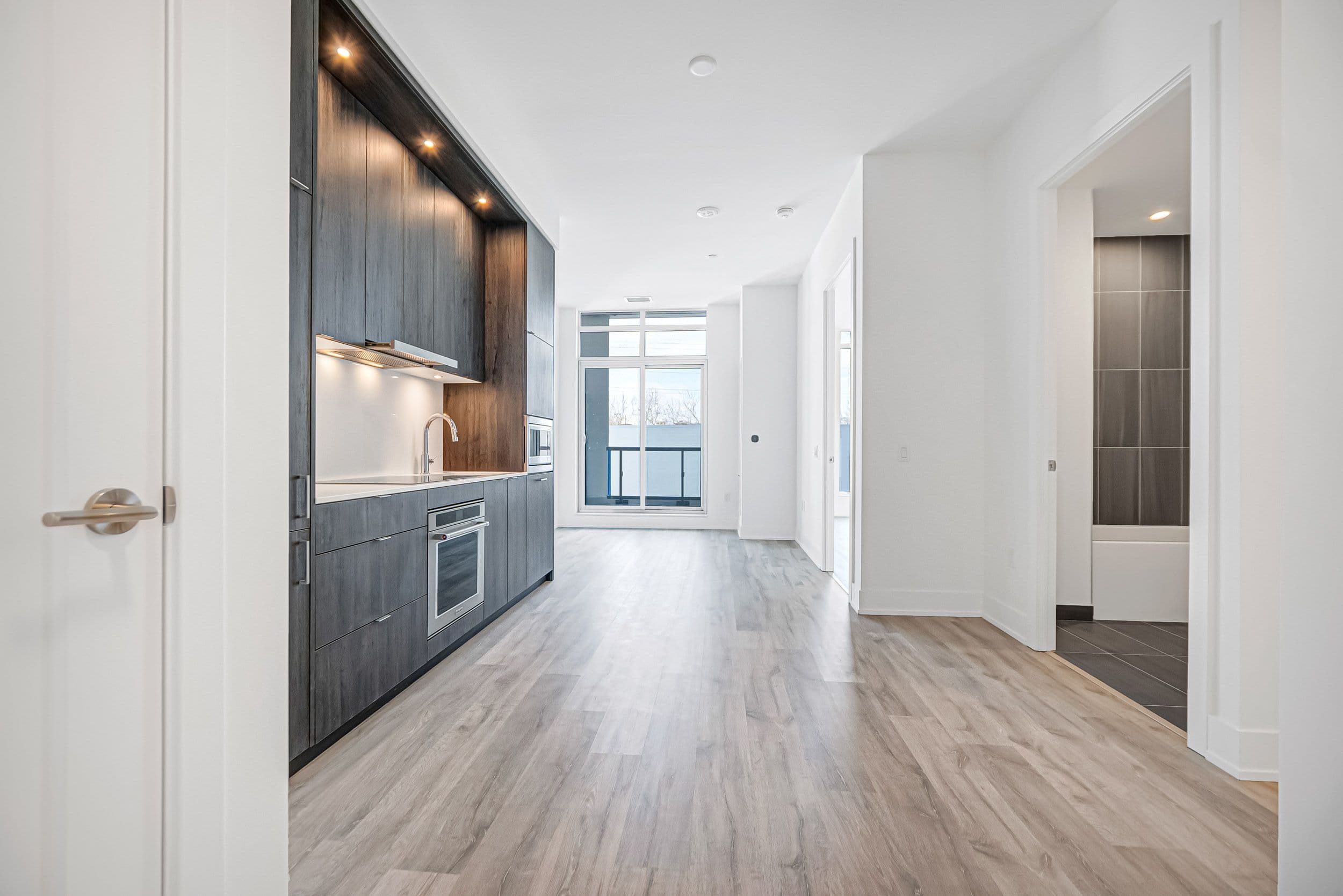 858 Dupont Street 206, Toronto W02, ON M6G 0C1