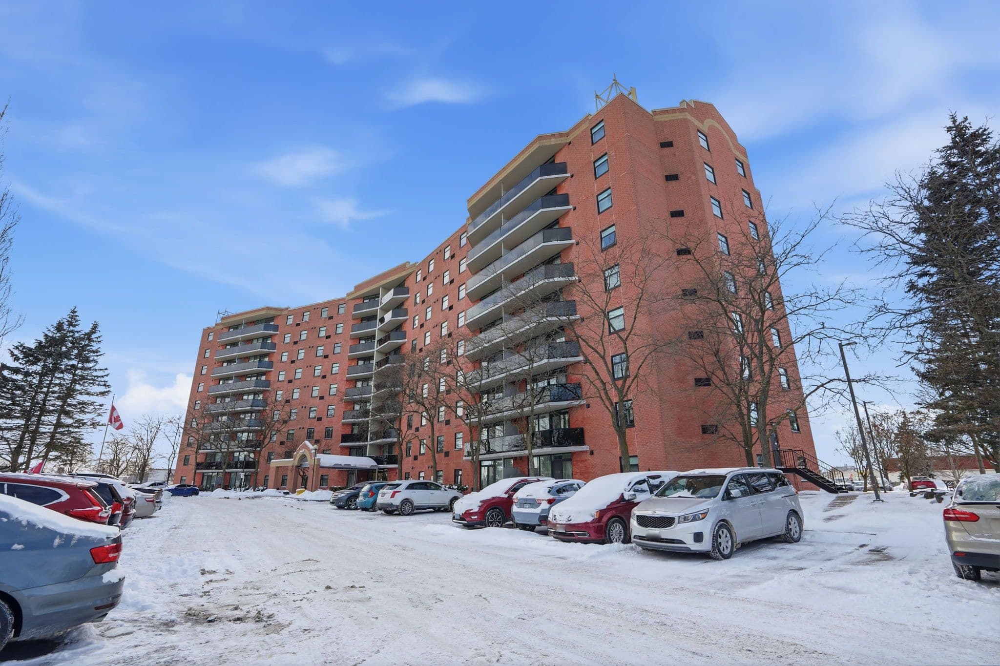 9 Bonheur Court 808, Brantford, ON N3P 1Z5