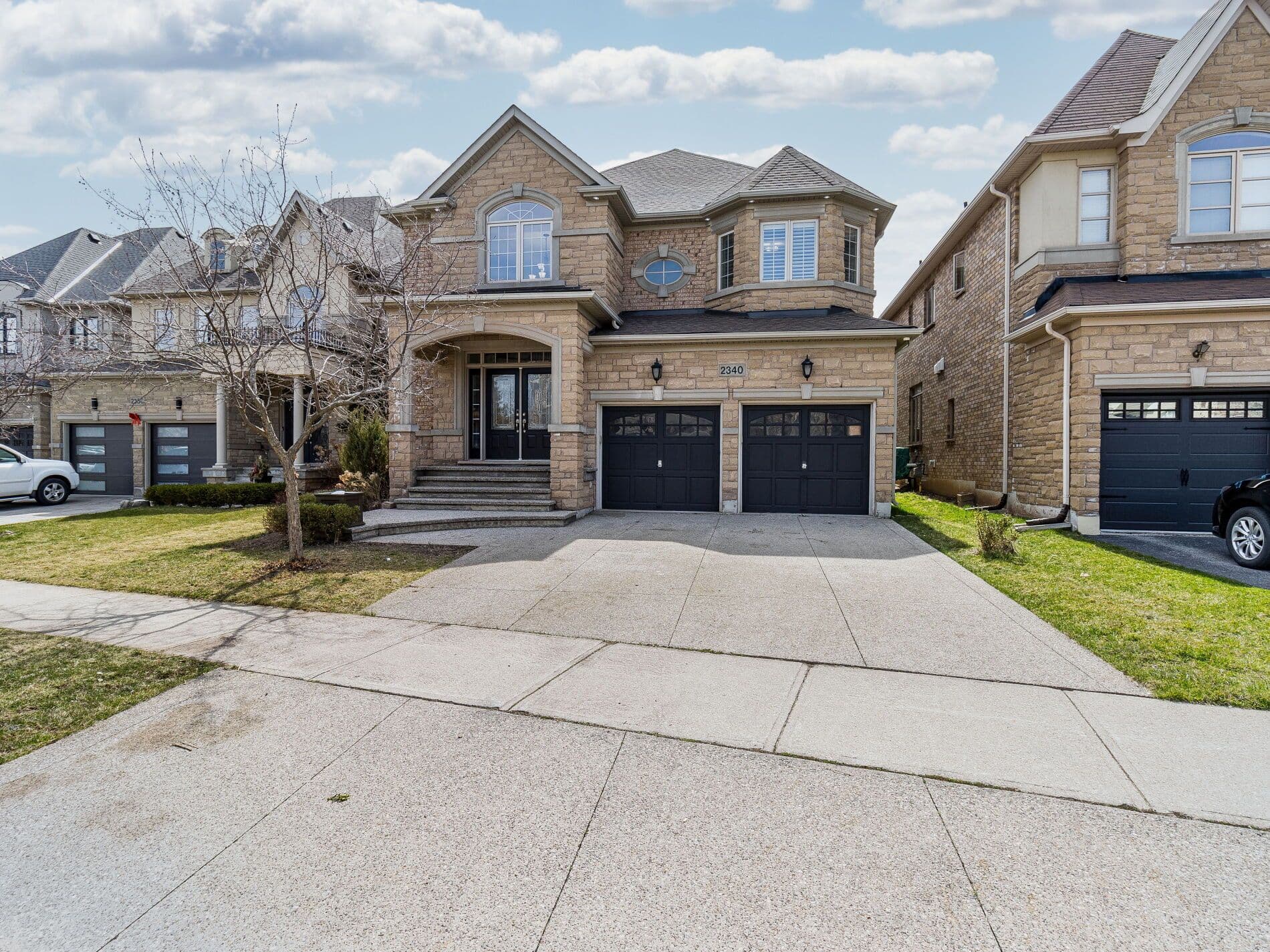 2340 Thruxton Drive, Oakville, ON L6H 0C5