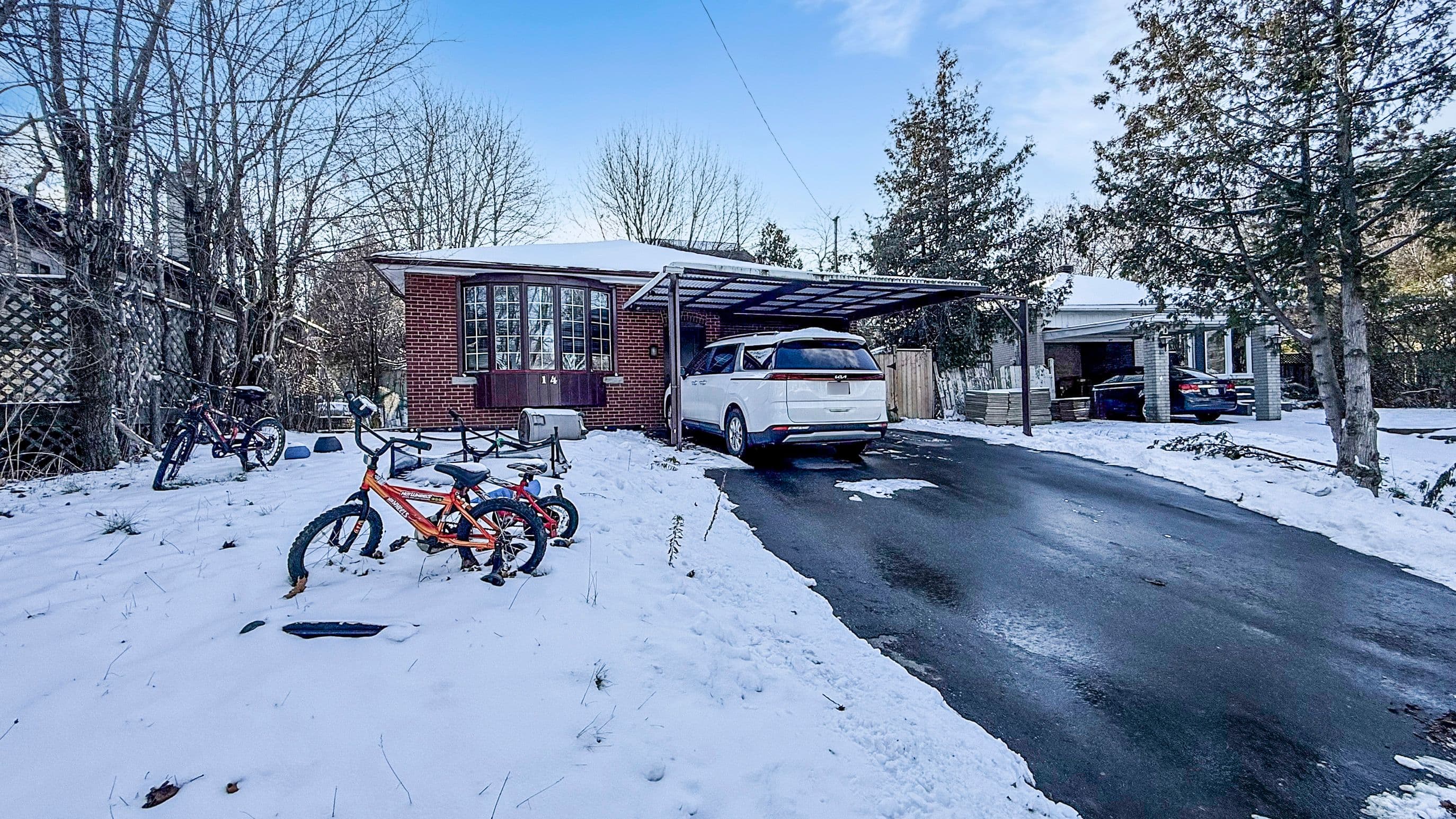 14 Furlong Court BSMT, Toronto E09, ON M1J 1Y8