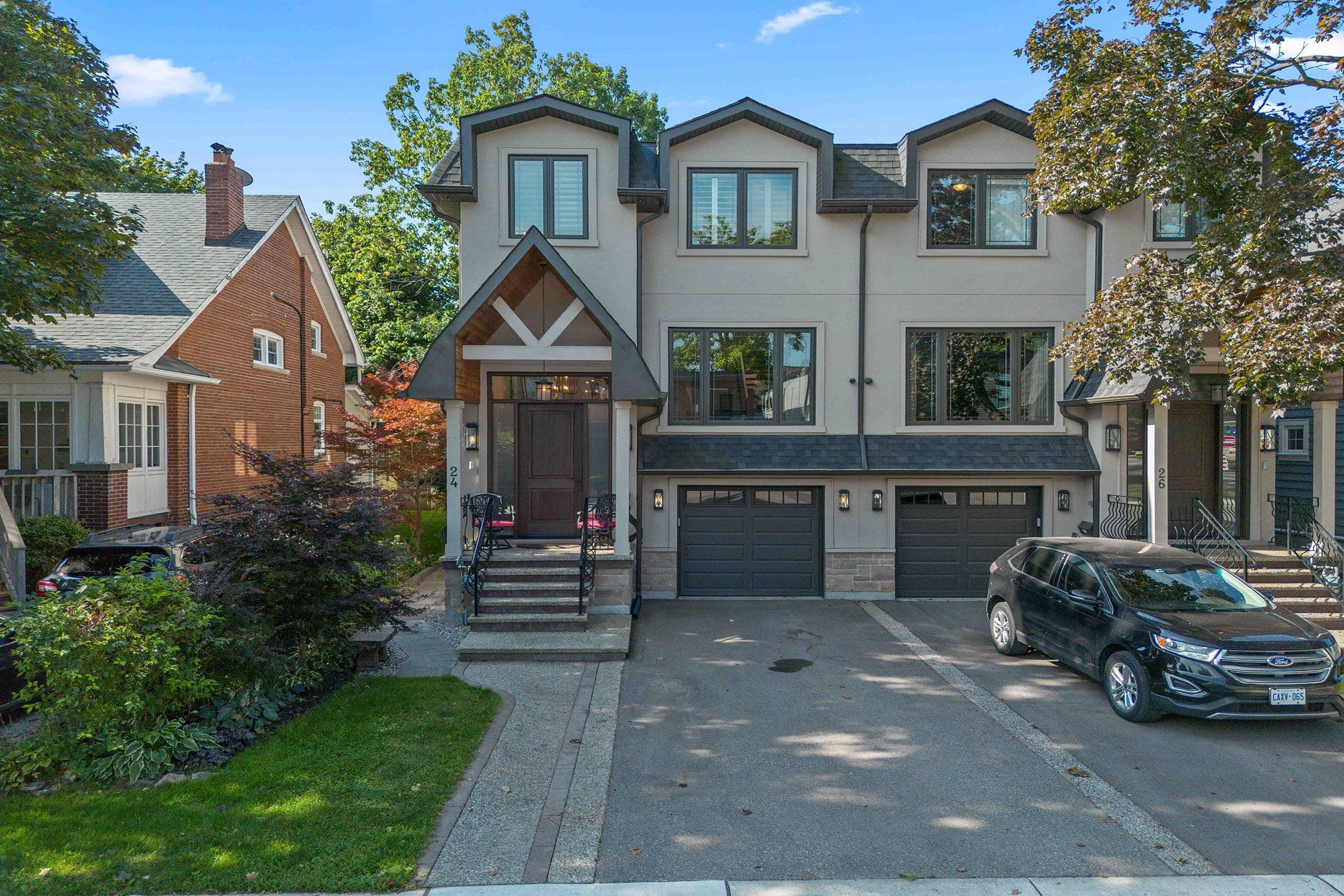 24 Cayuga Avenue, Mississauga, ON L5G 3S7