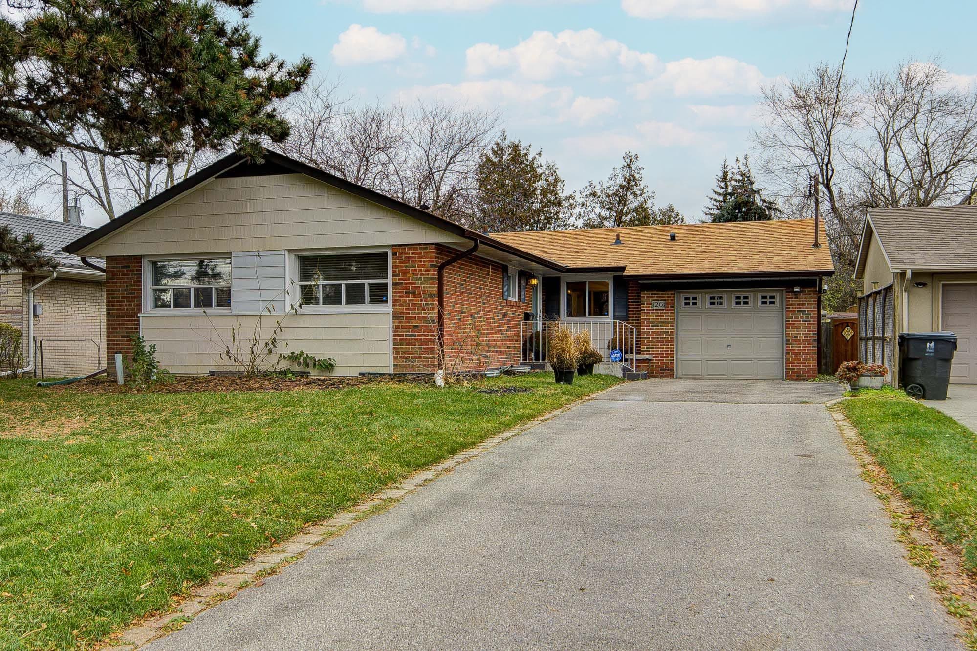 26 ELVASTON Drive, Toronto C13, ON M4A 1M9