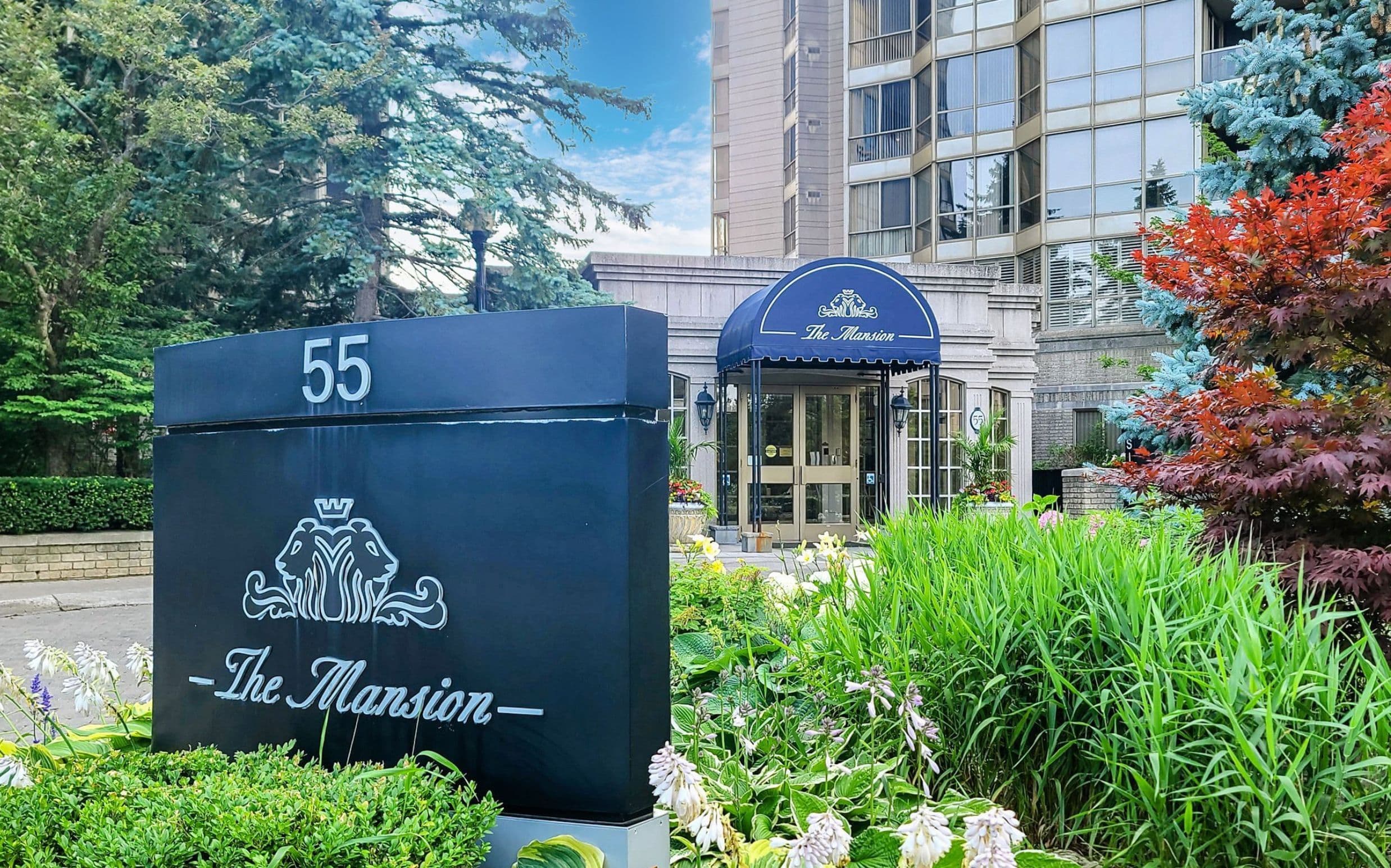 55 Kingsbridge Garden Circle 1707, Mississauga, ON L5R 1Y1