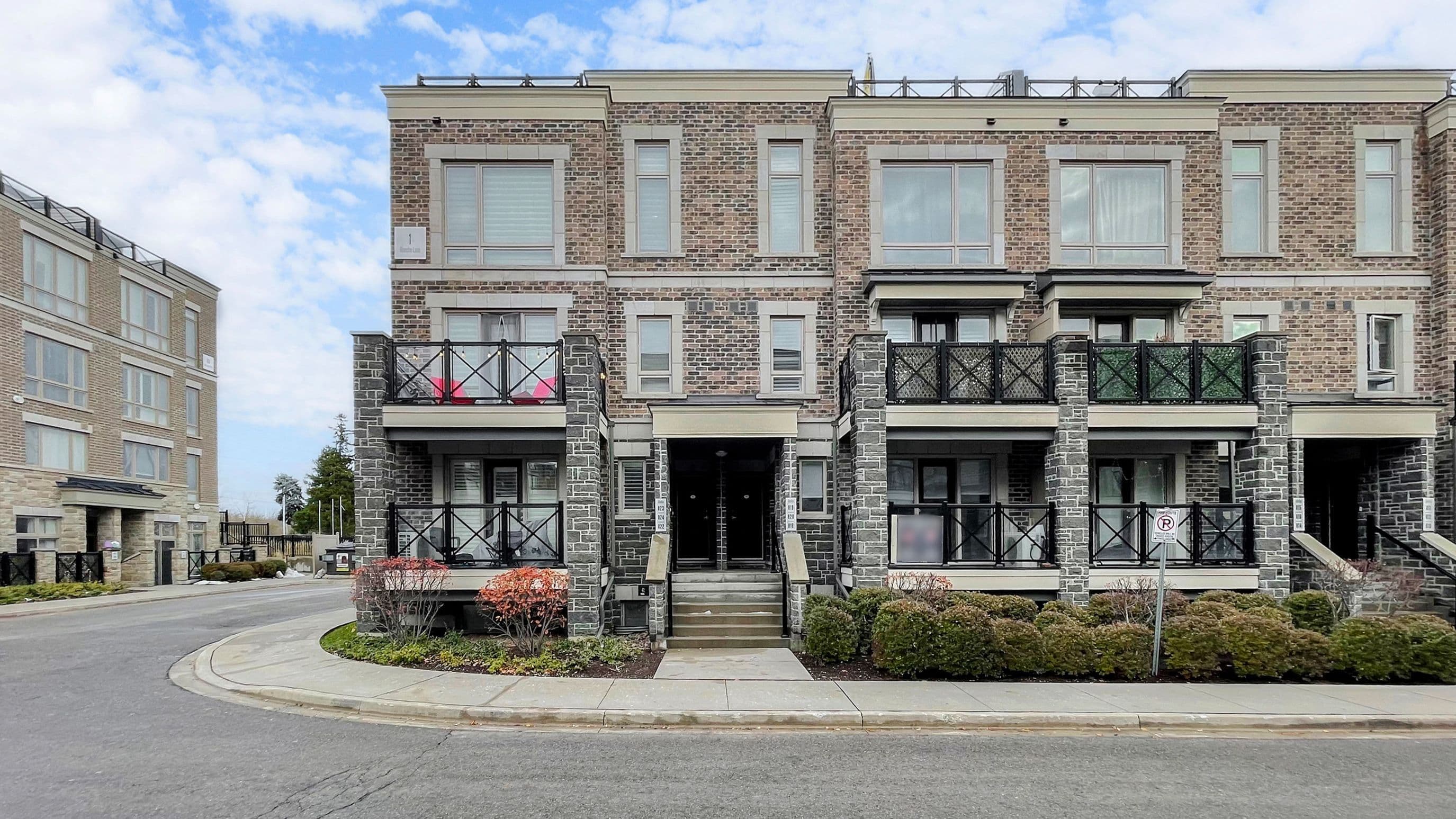 1 Blanche Lane 824, Markham, ON L6B 1B3