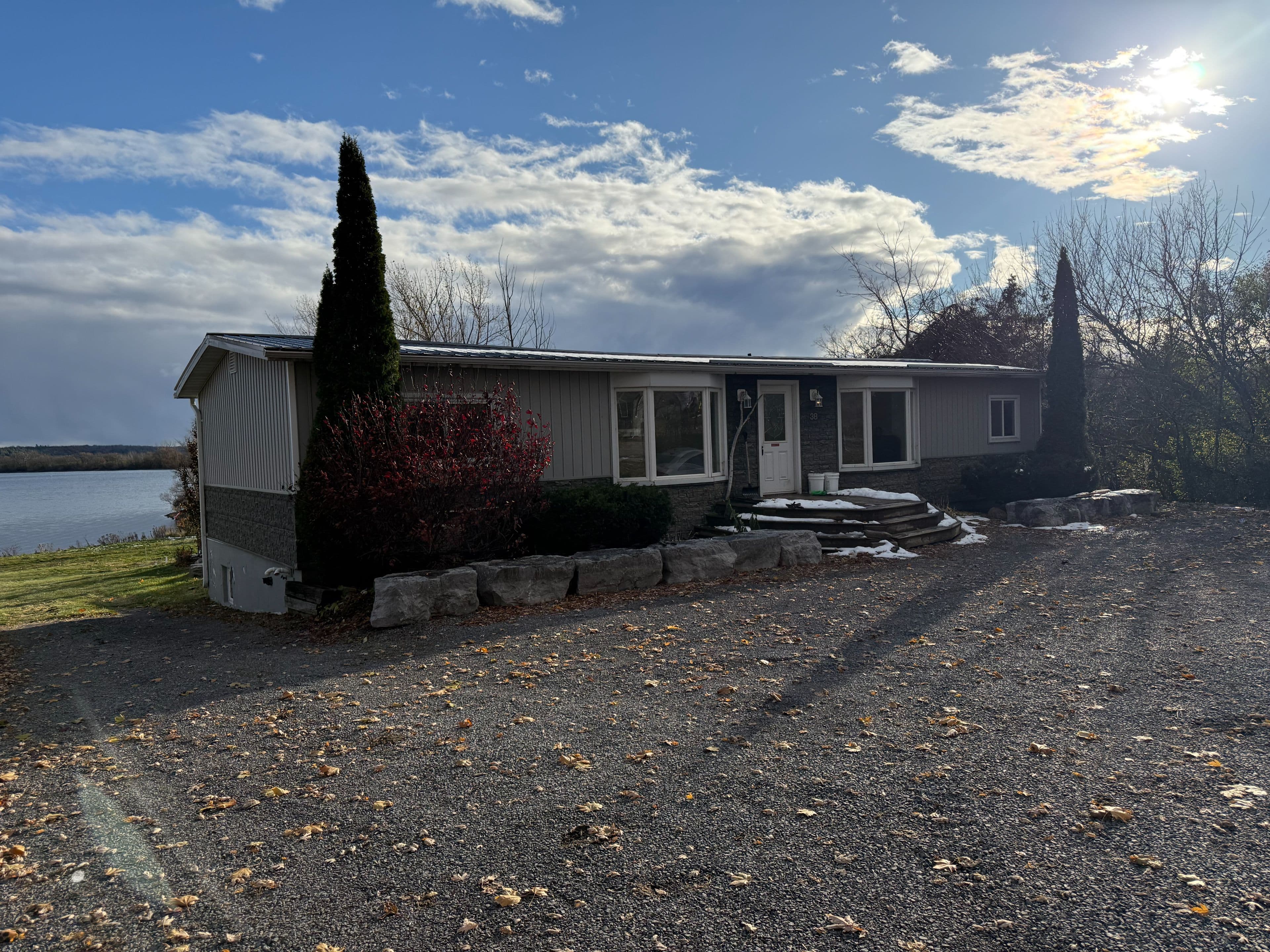 38 Main Street, Deseronto, ON K0K 1X0