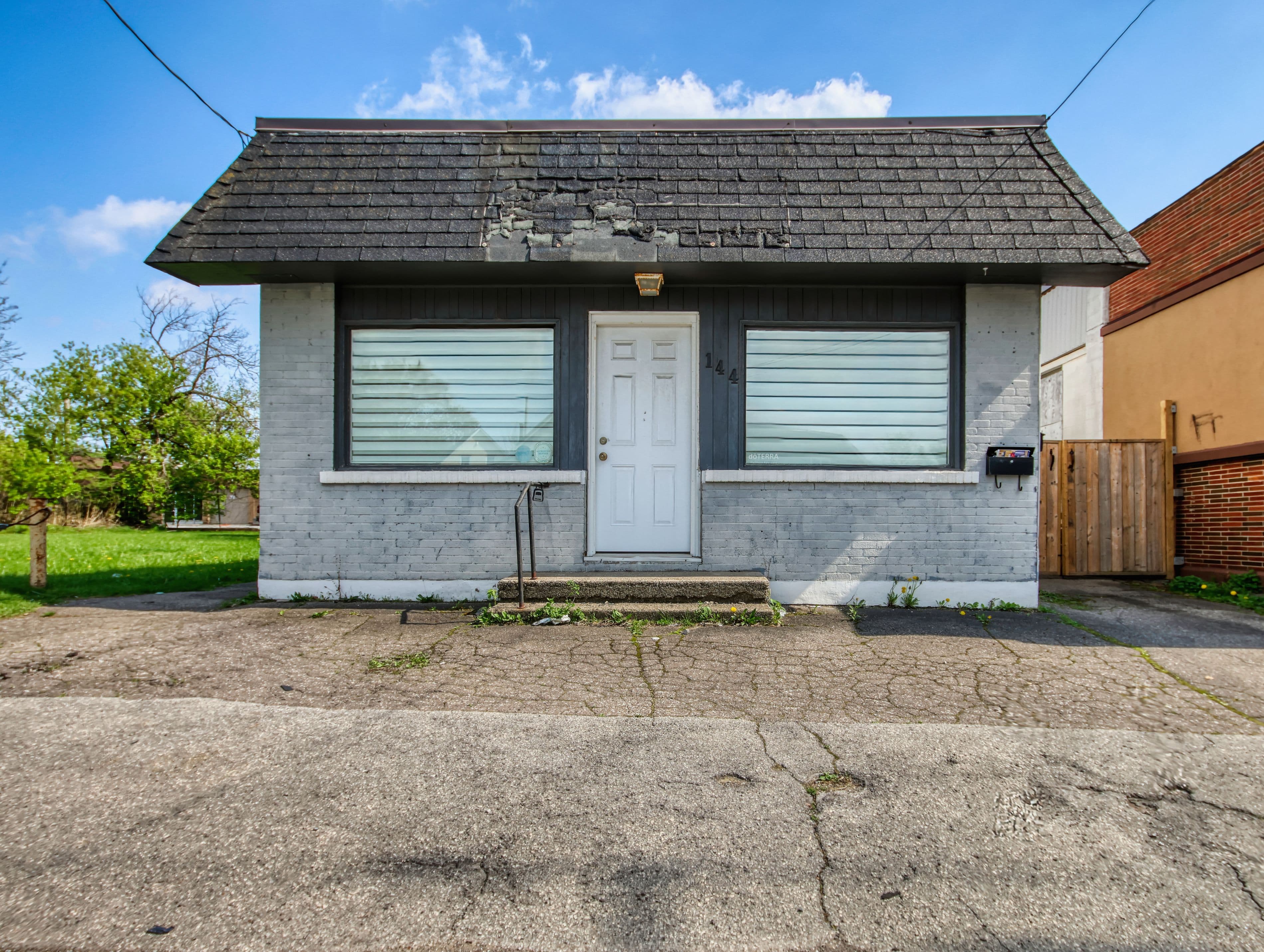 144 Welland Avenue, St. Catharines, ON L2R 2N6