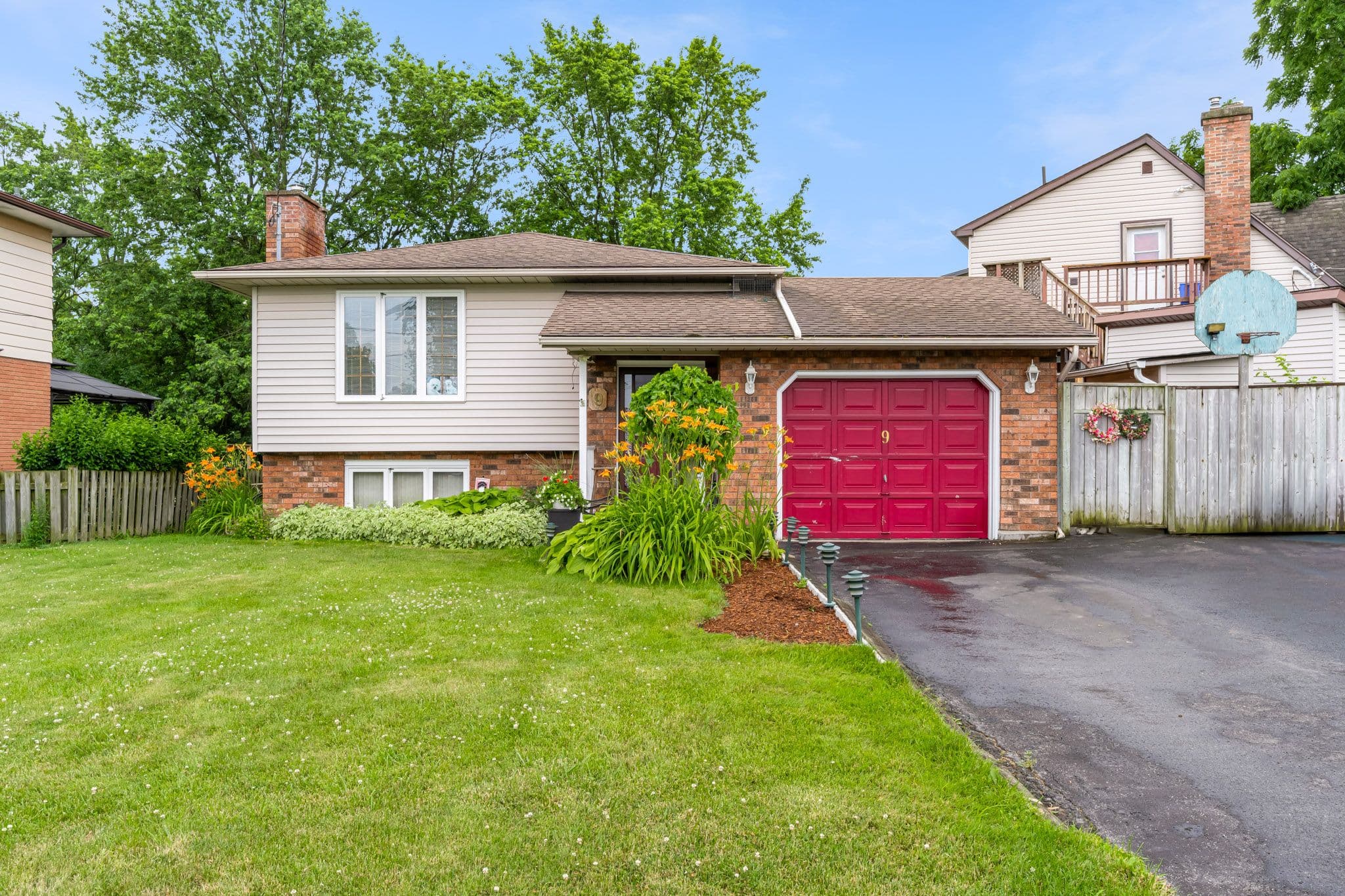 9 Valley Road, St. Catharines, ON L2S 1Y7