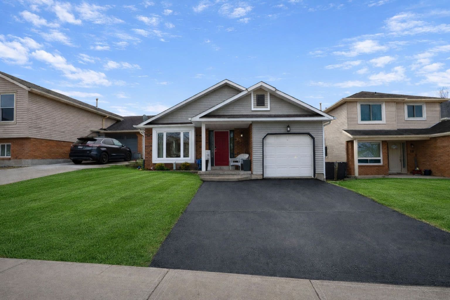 21 Knicely Road, Barrie, ON L4N 6V3