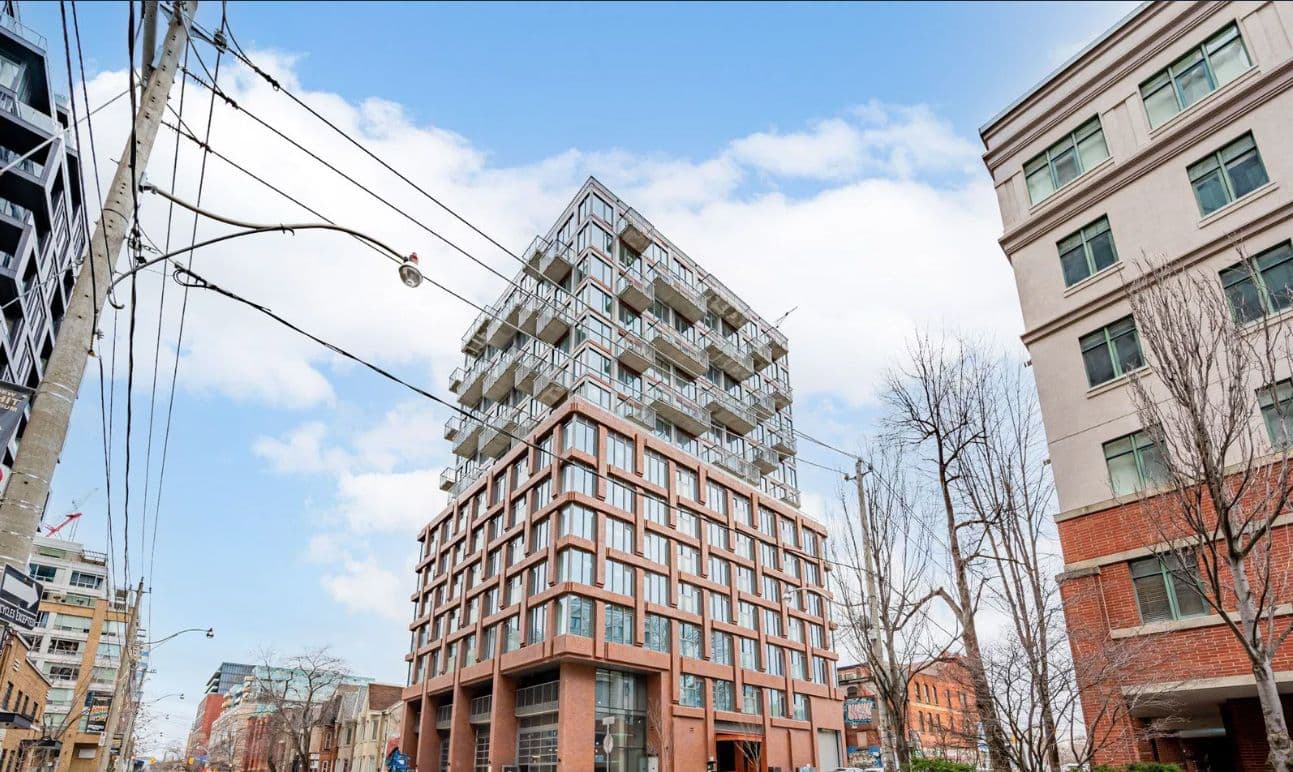 2 Augusta Avenue 703, Toronto C01, ON M5V 0T3