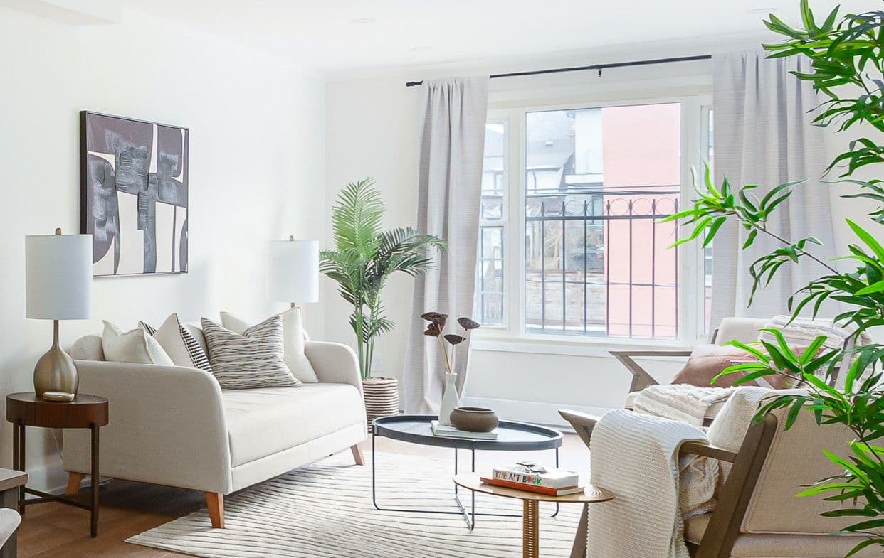 101 Glen Manor Drive 6, Toronto E02, ON M4E 3V3