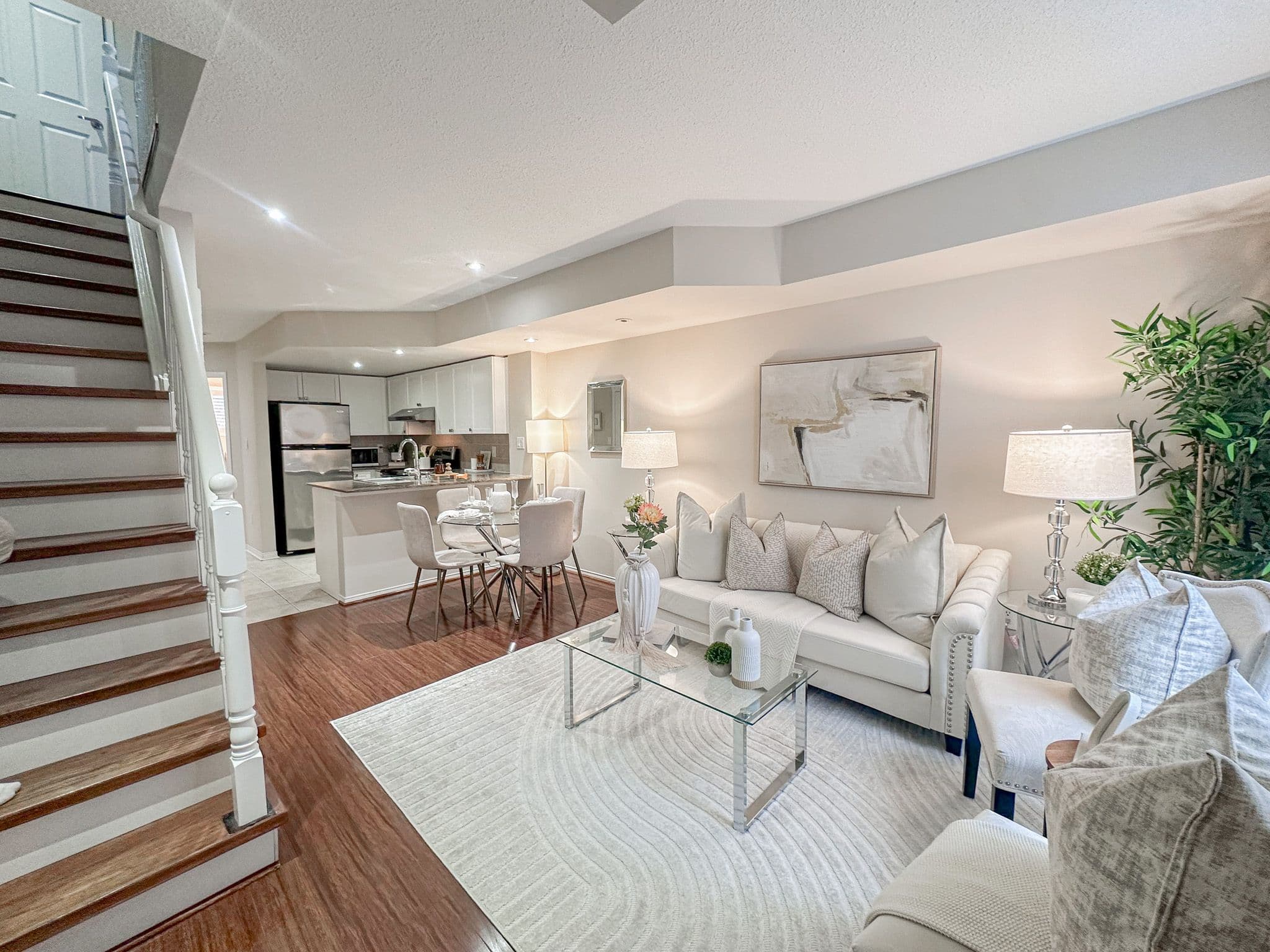 25 Foundry Avenue N 13, Toronto W02, ON M6H 4K7