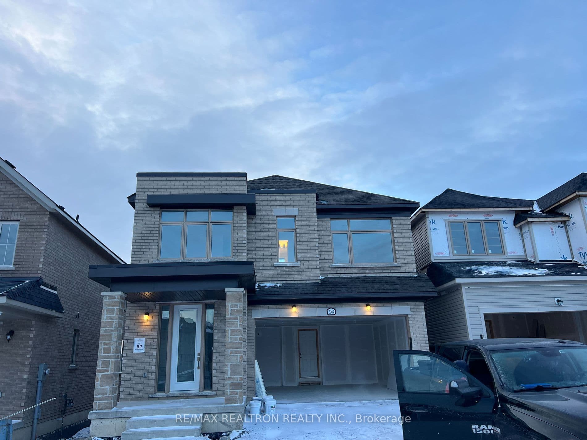 2064 Verne Bowen Street Main, Oshawa, ON L1L 0S5