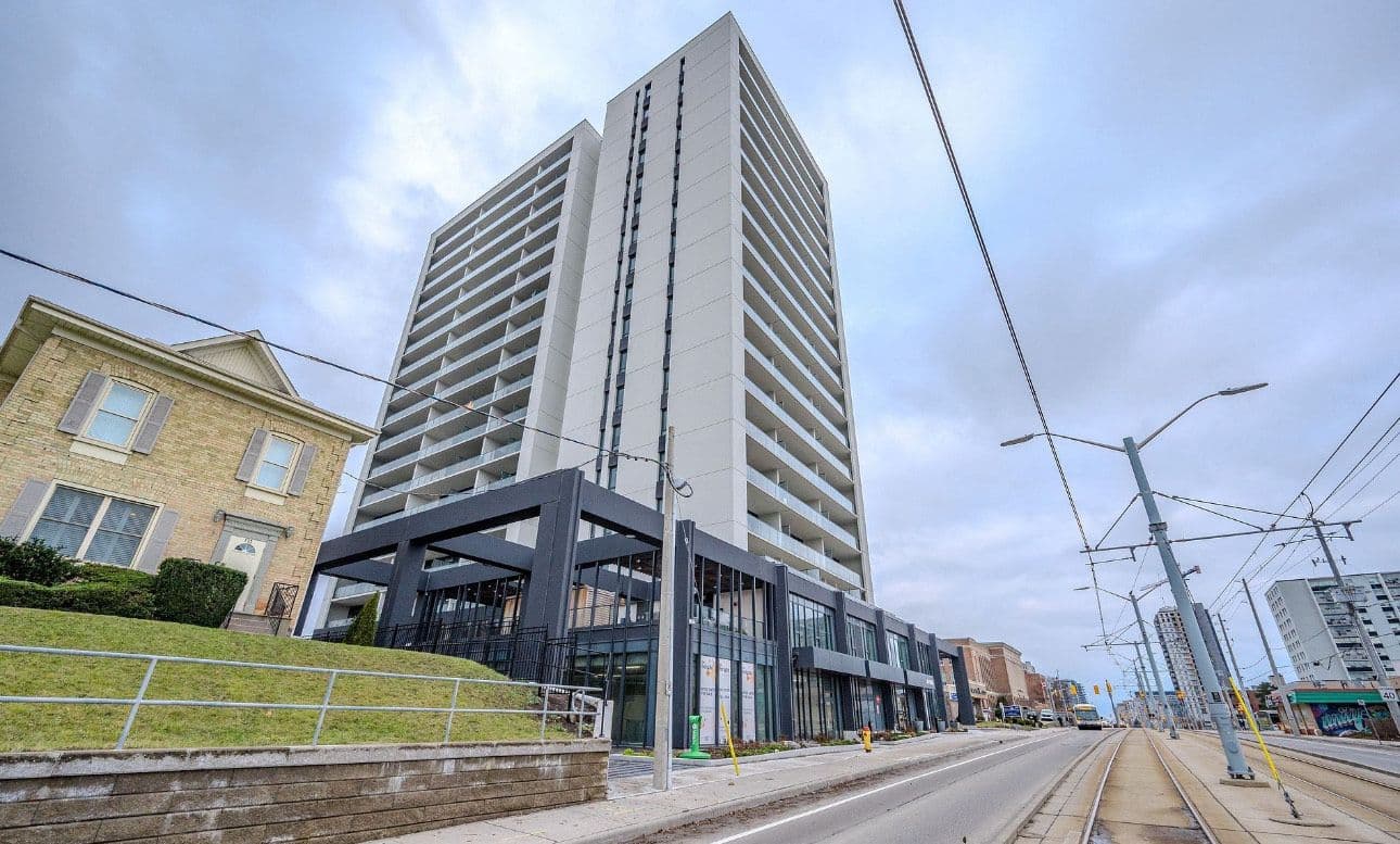 741 King Street 1302, Kitchener, ON N2G 0E9