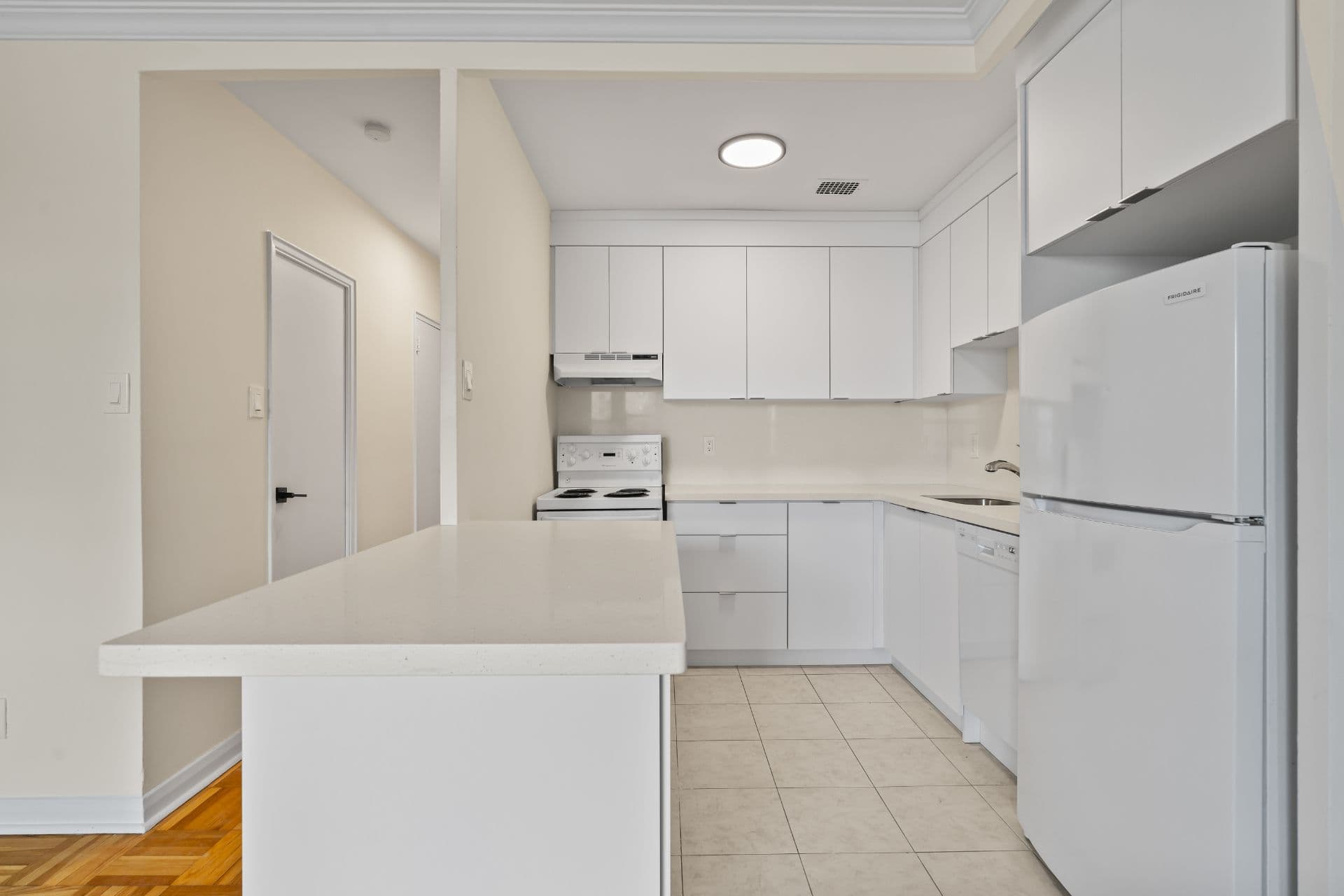 165 Balliol Street 301, Toronto C10, ON M4S 1C2