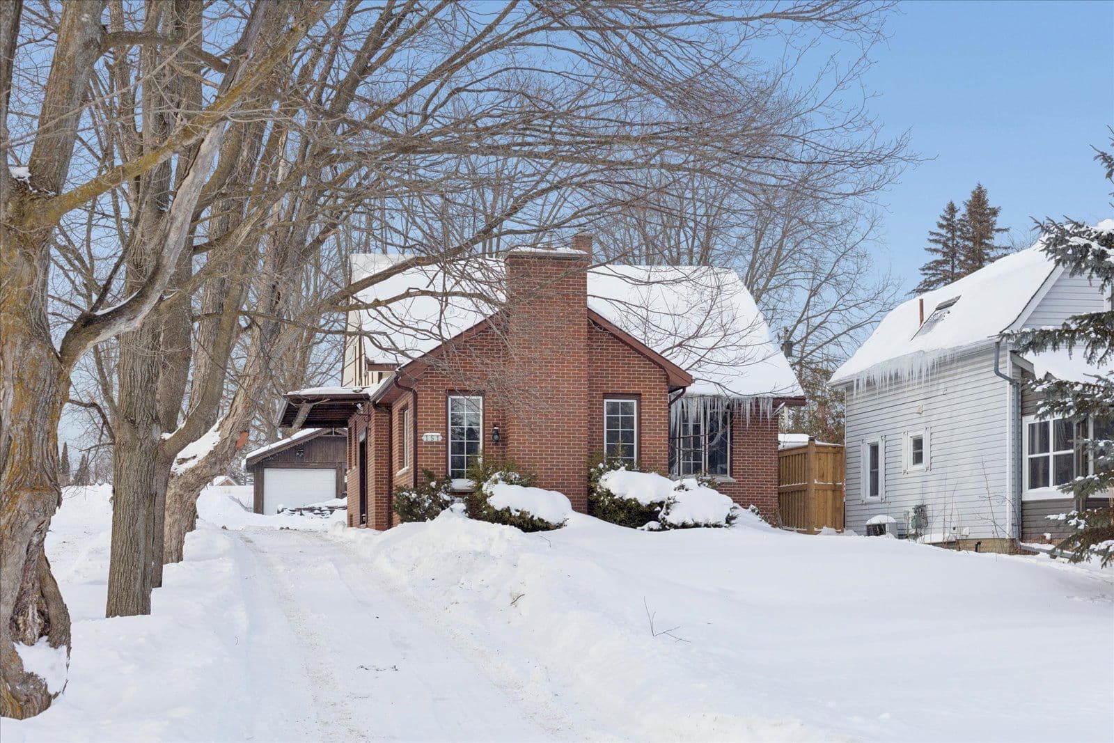 42 Doctor Archer Drive, Scugog, ON L9L 0A9