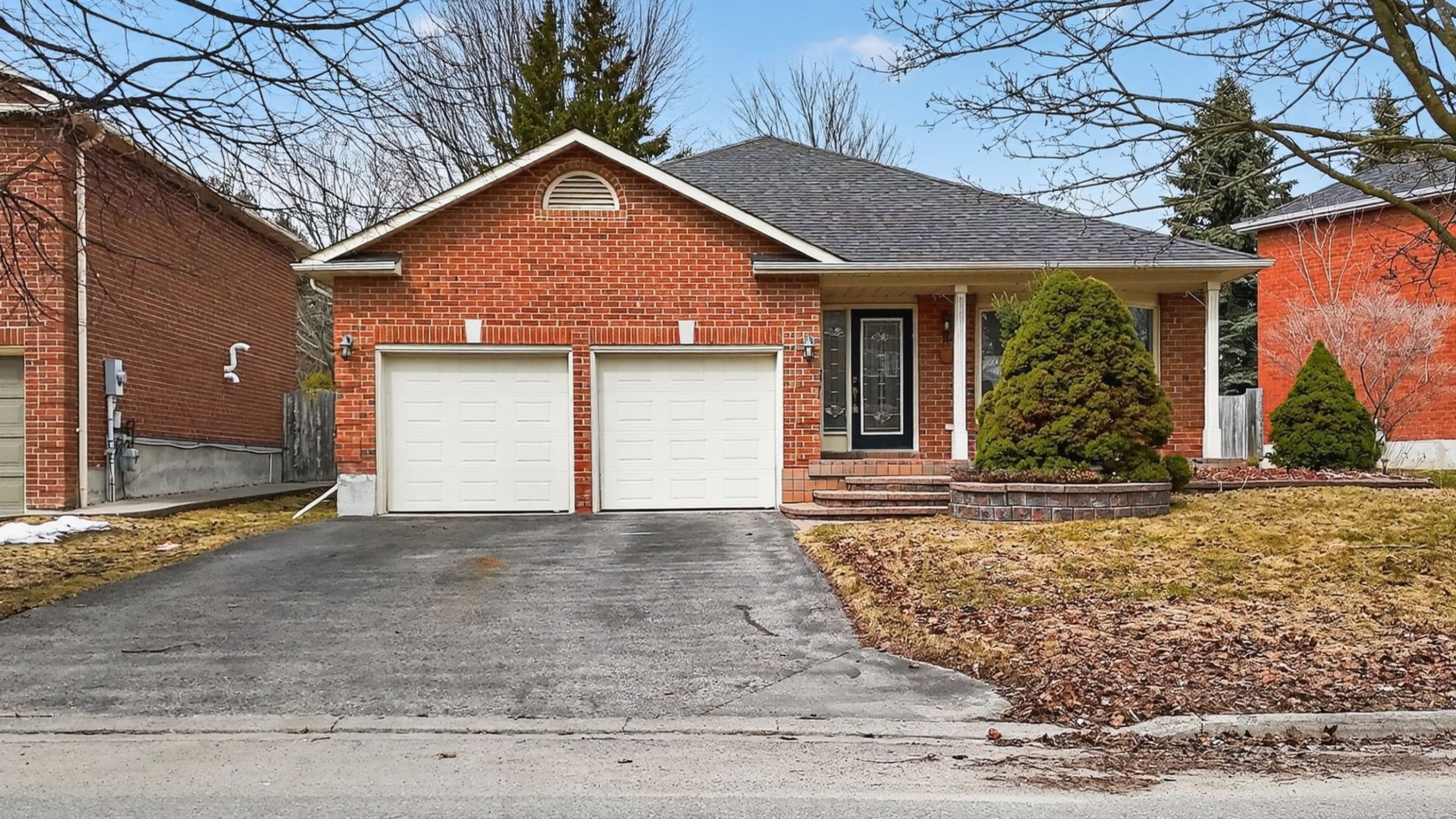 14 Valleycrest Drive, Clarington, ON L1E 1J1