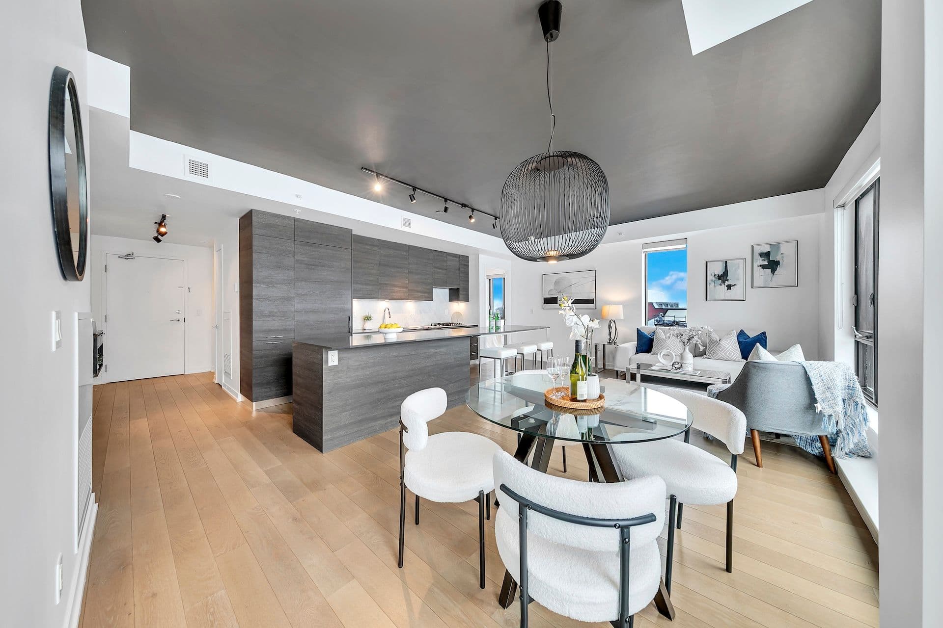 530 Indian Grove 613, Toronto W02, ON M6P 0B3