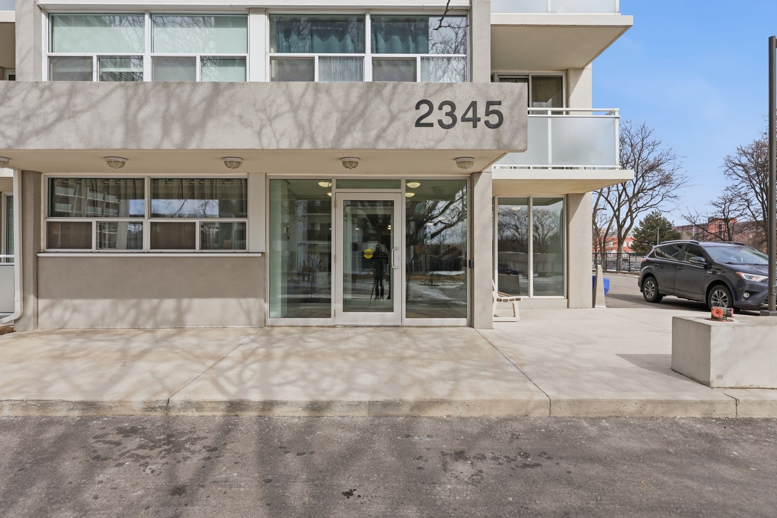 2345 Confederation Parkway 703, Mississauga, ON L5B 2H3