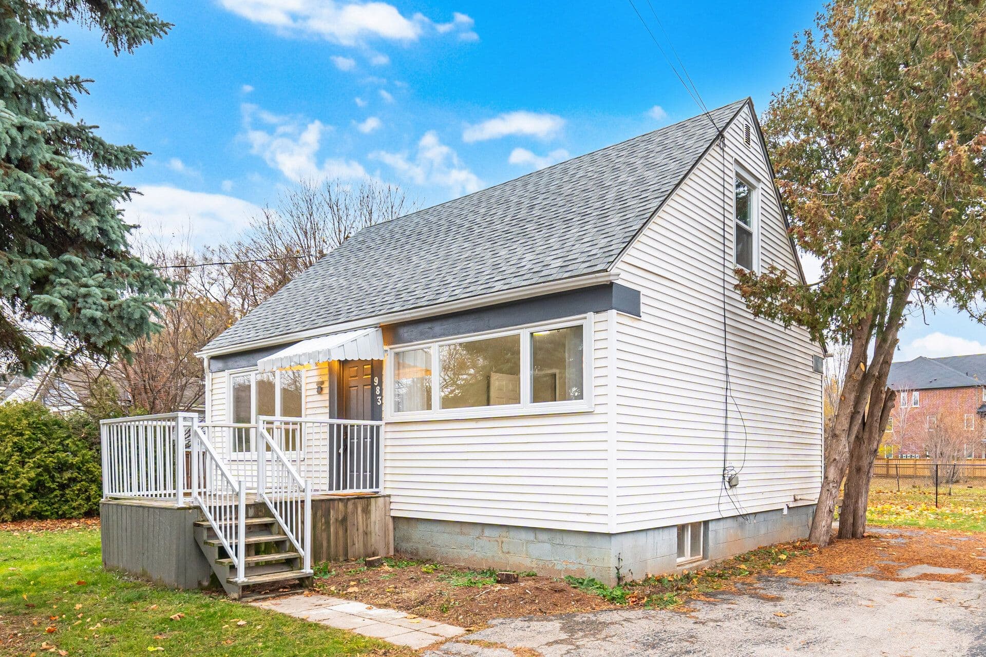 983 Cleta Street, Burlington, ON L7R 3W9