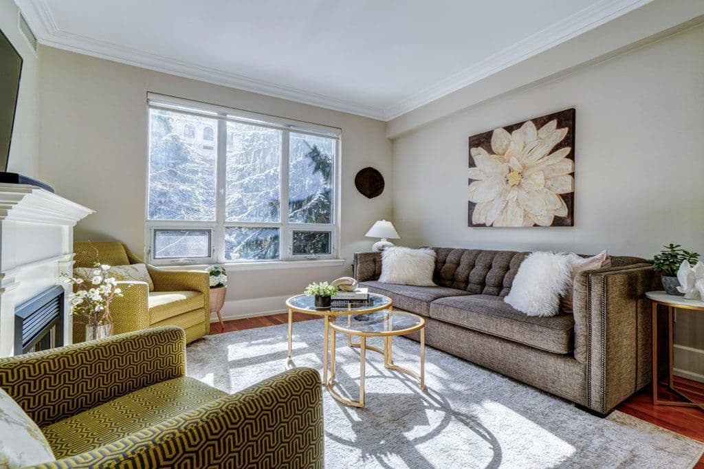 662 Sheppard Avenue E 208C, Toronto C15, ON M2K 3E6