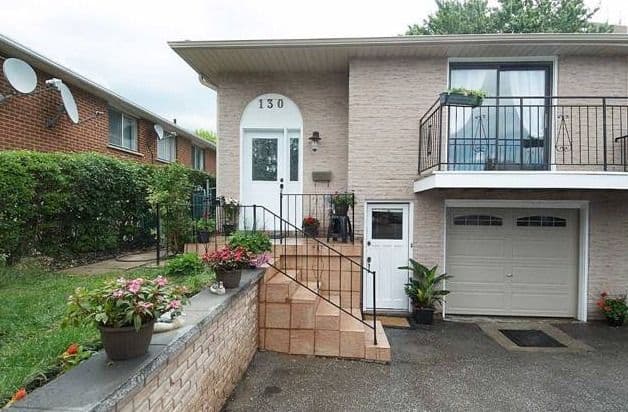 130 Surbray Grove S, Mississauga, ON L5B 2E1