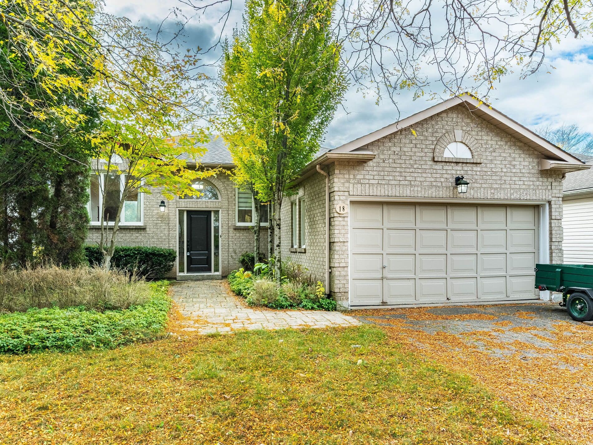 18 Woodside Square, Pelham, ON L0S 1E4