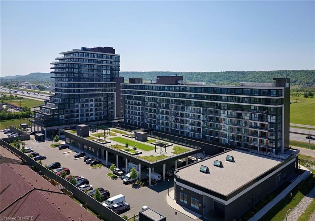 560 North Service Road 303, Grimsby, ON L3M 0G3