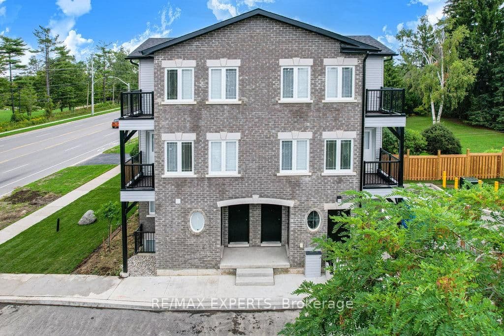426 Veterans Drive 2, Barrie, ON L4N 9G9