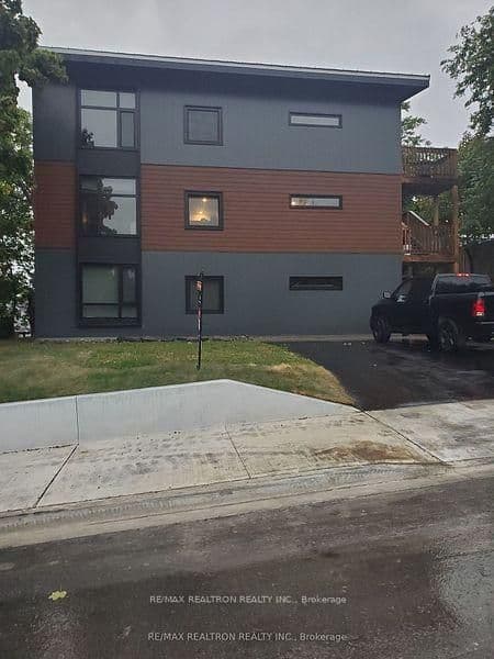 35 Albert Street 1, Barrie, ON L4M 3S8