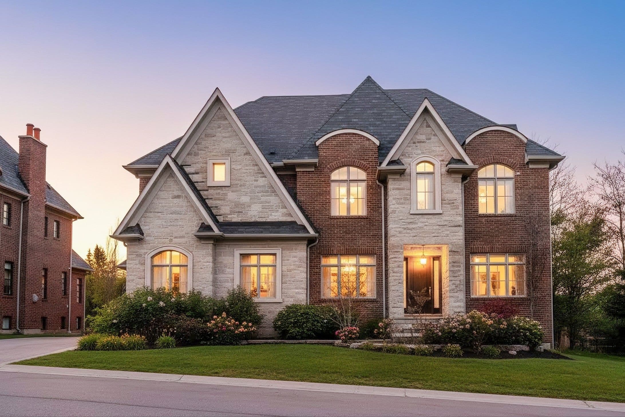 15 Davina Circle, Aurora, ON L4G 0M2