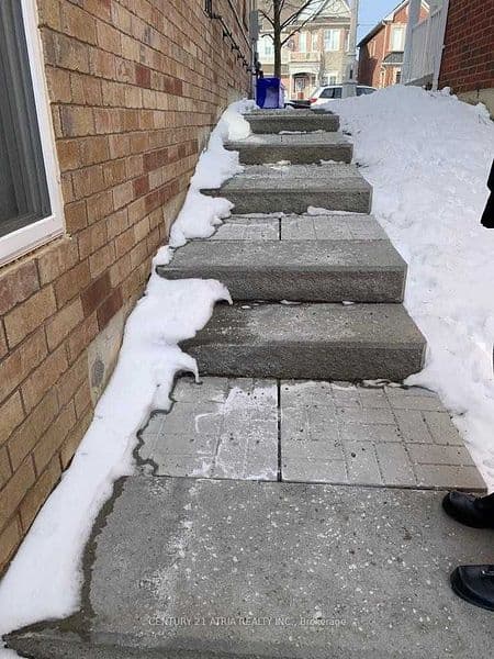 429 Reeves Way Boulevard Basment, Whitchurch-Stouffville, ON L4A 0H2