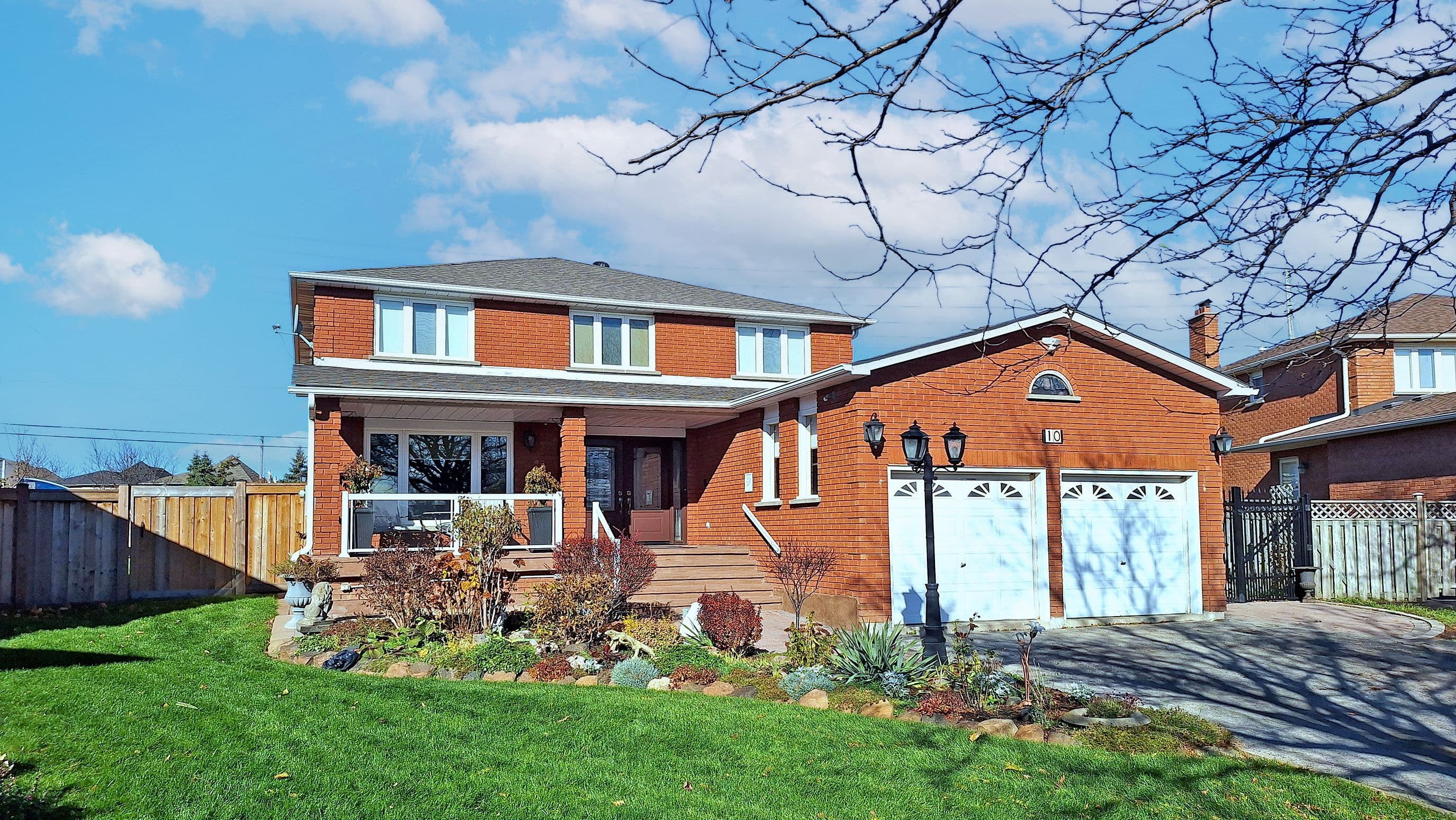 10 Hollyburn Court, Vaughan, ON L4L 6G2