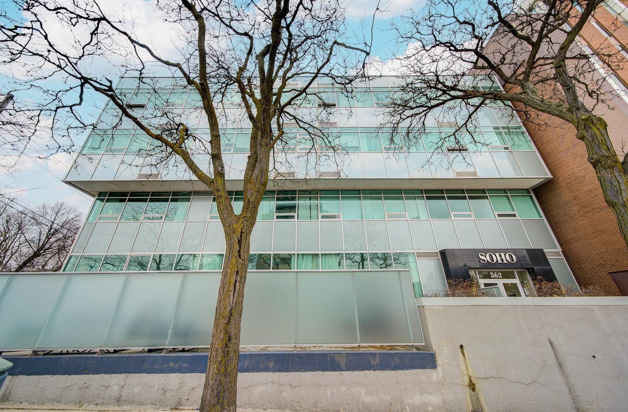 562 Eglinton Avenue E 406, Toronto C10, ON M4P 1P1