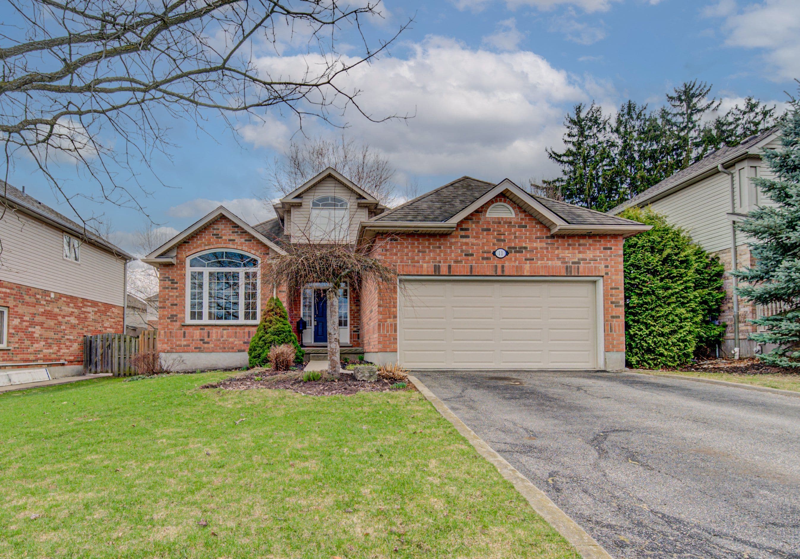 11 Carolinian Lane, Cambridge, ON N1S 5B5