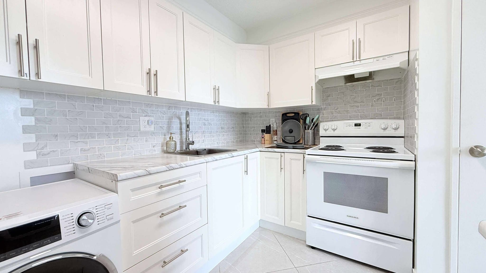 4645 Jane Street 909, Toronto W05, ON M3N 2K9