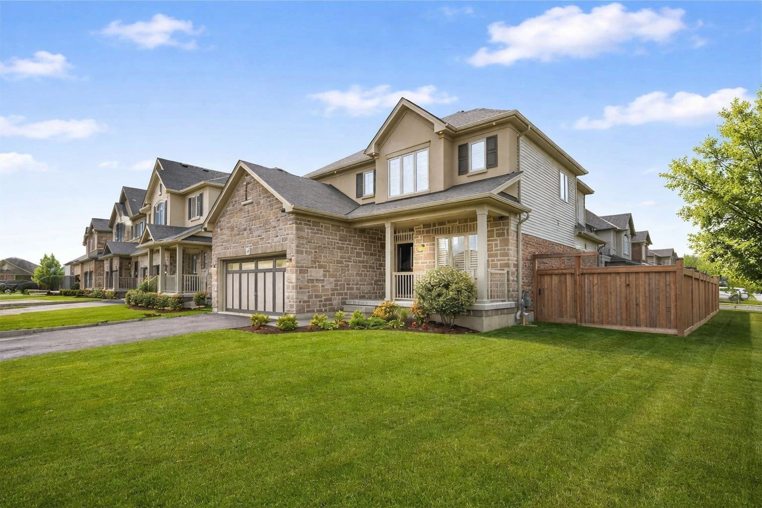 40 Blue Ribbon Way, Hamilton, ON L0R 1C0