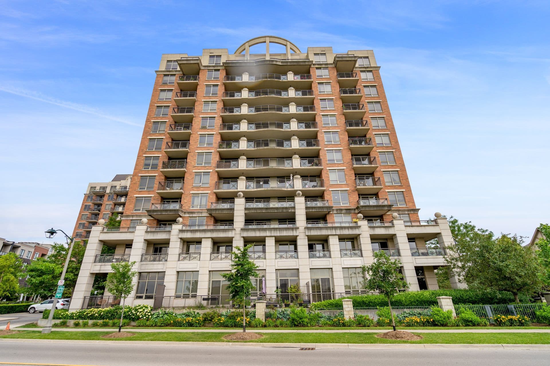 2379 Central Park Drive 505, Oakville, ON L6H 0E3