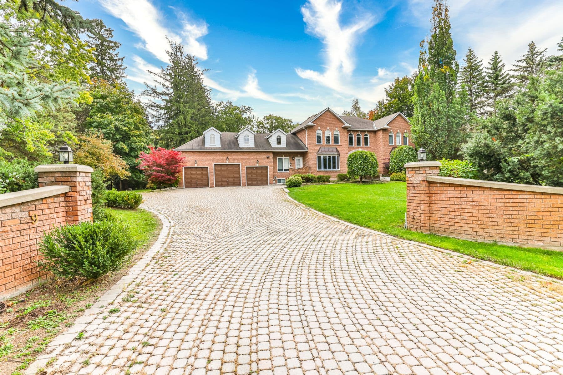 9 Personna Boulevard, Markham, ON L6C 1G1