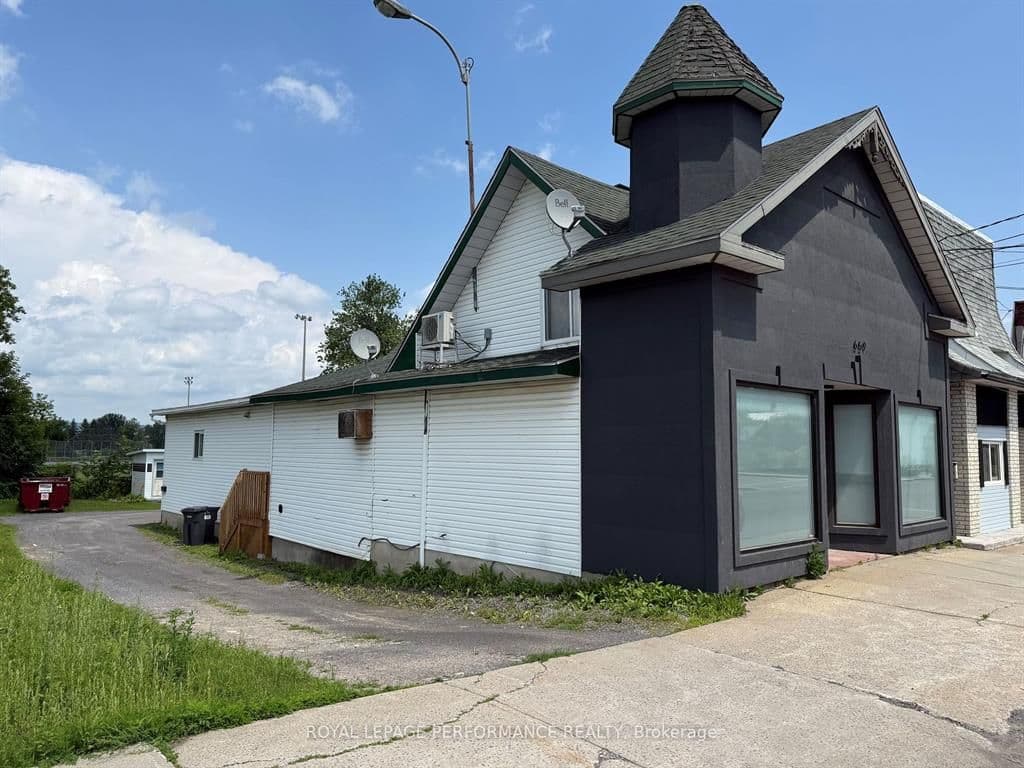 659 Main Street E, Hawkesbury, ON K6A 1B3