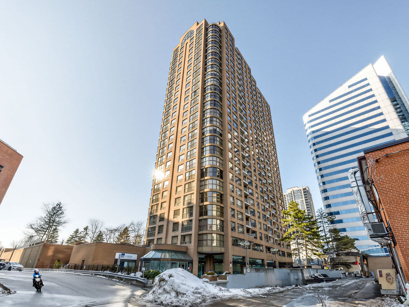 100 Upper Madison Avenue 1708, Toronto C07, ON M2N 6M4