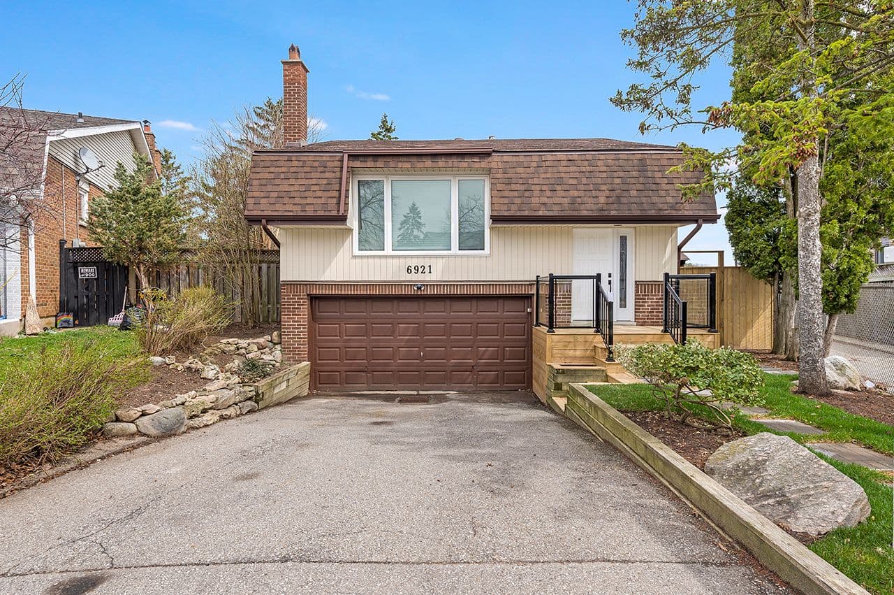 6921 Avila Road, Mississauga, ON L5N 1R9